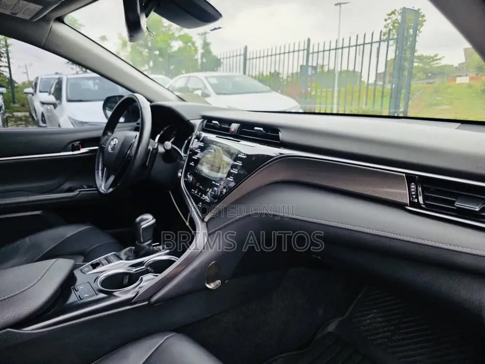Toyota Camry XSE FWD 2020 Silver