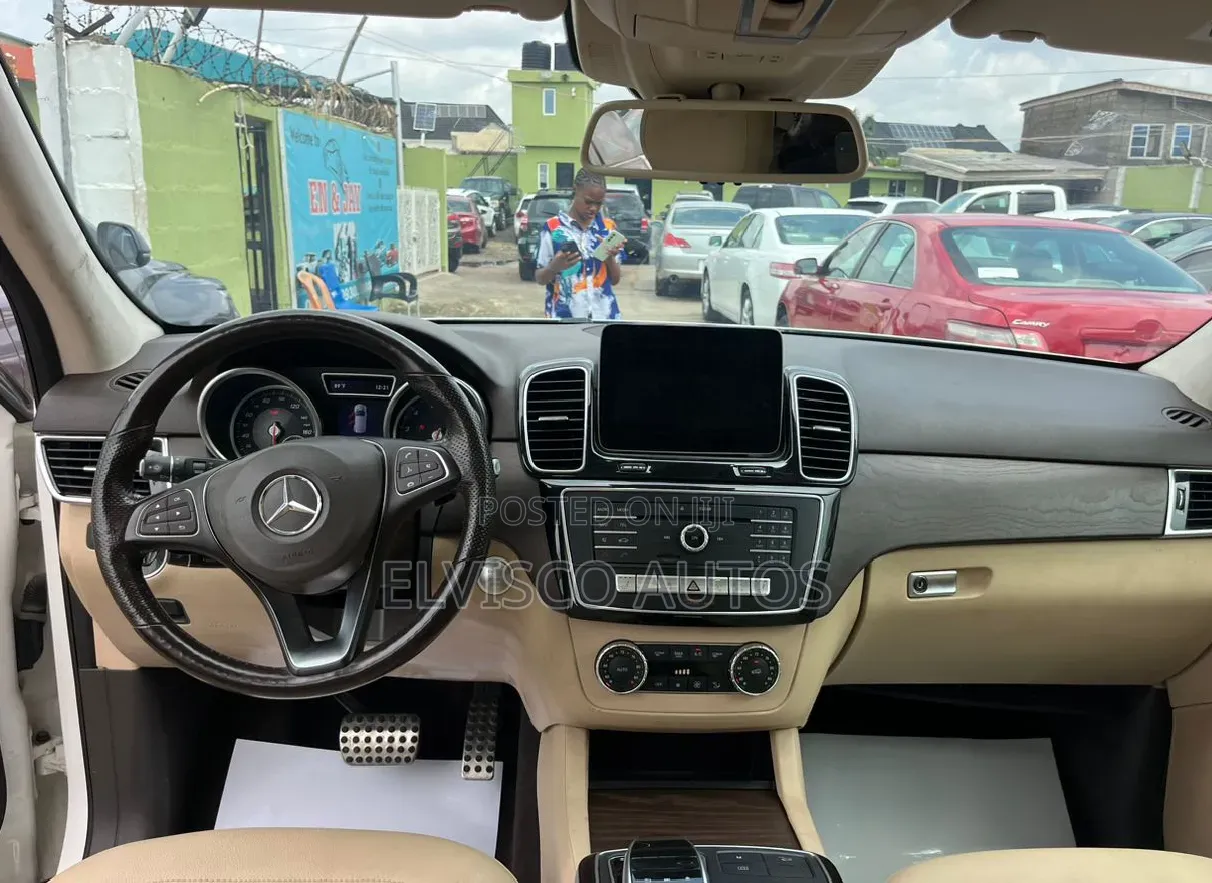 Mercedes-Benz GLE-Class GLE 400 4MATIC 2017 White