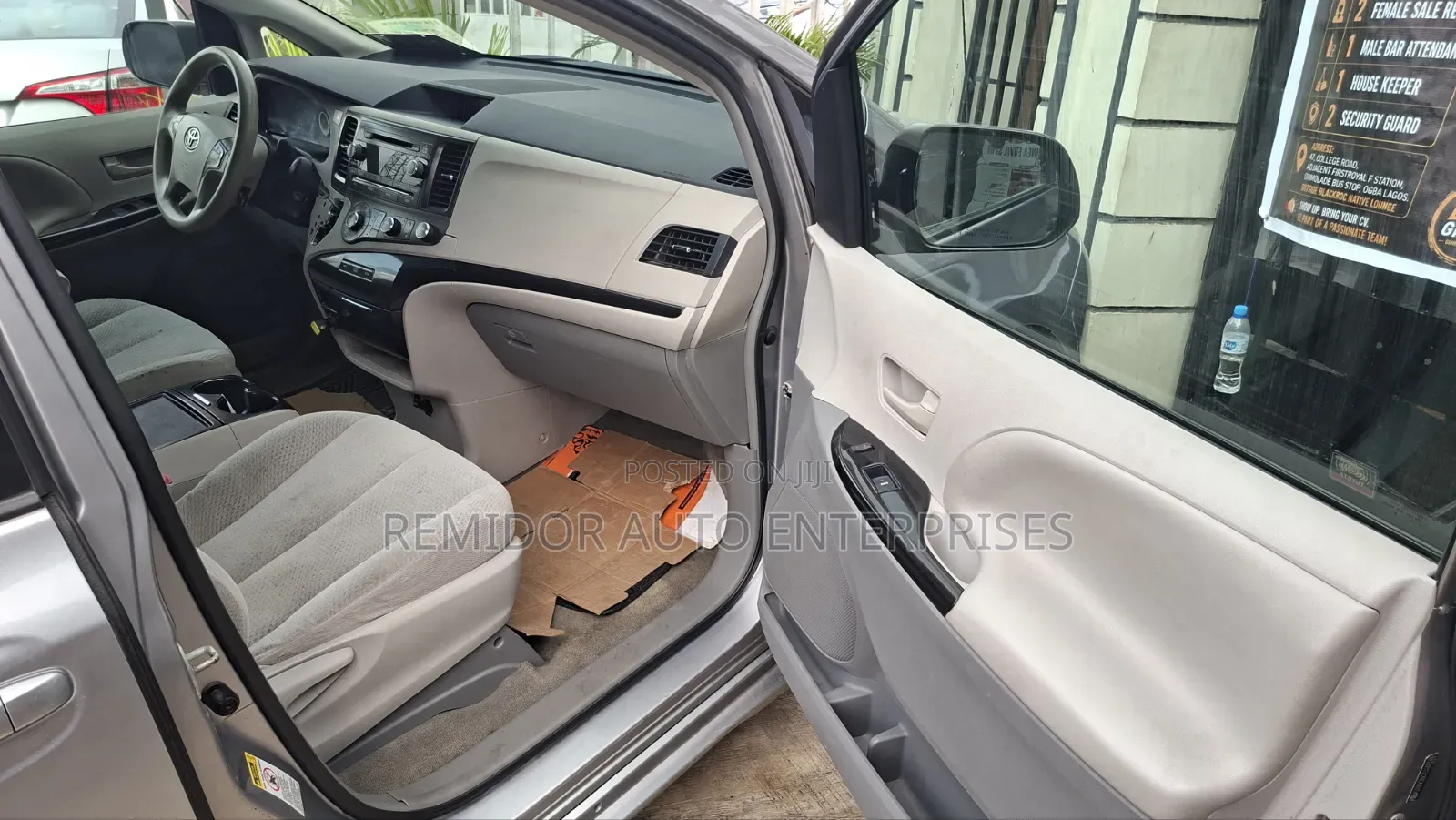 Toyota Sienna 2011 Silver