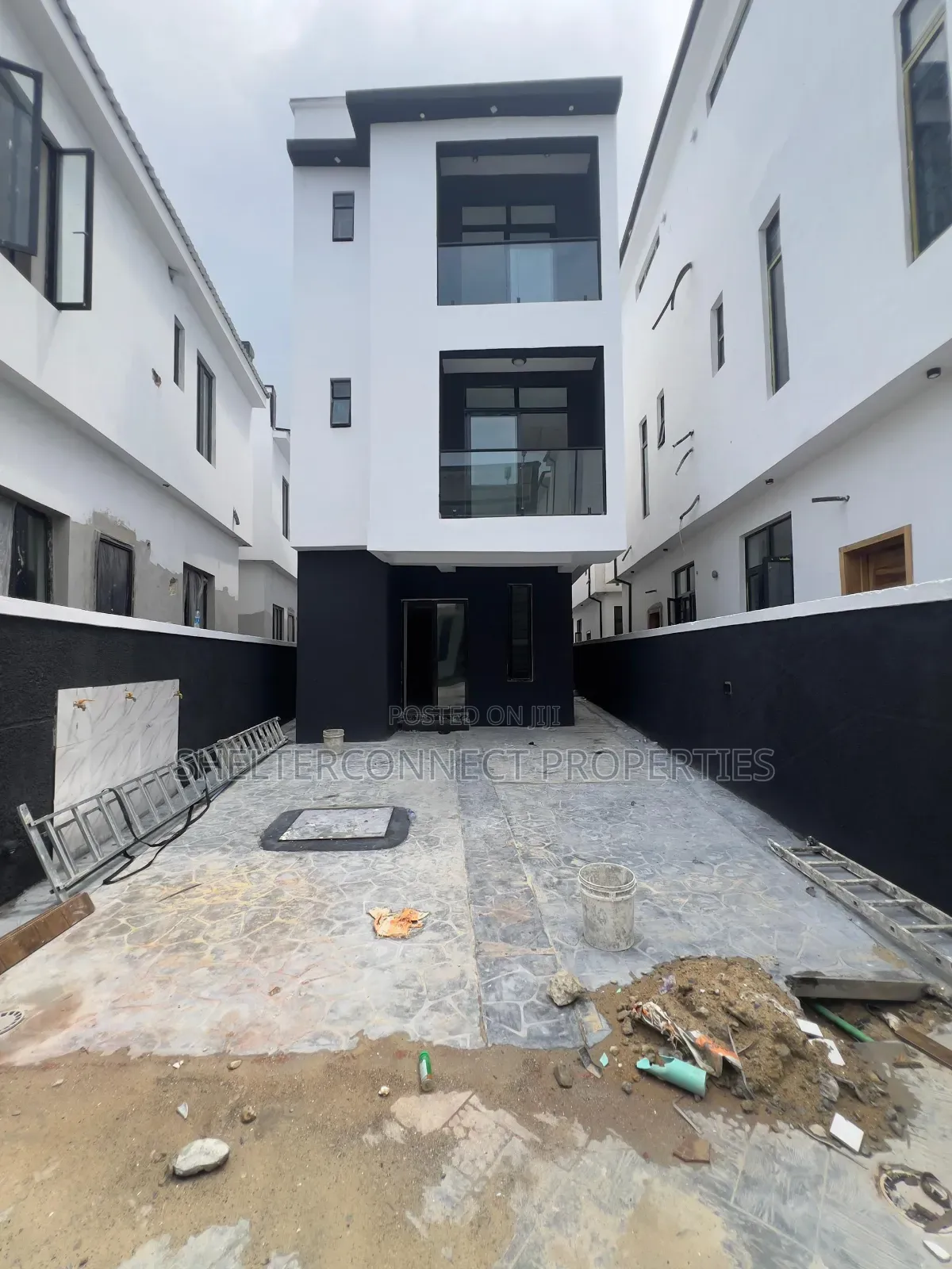 2bdrm Apartment in Chevron for rent