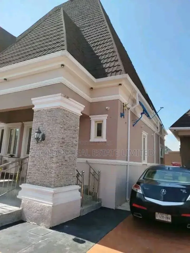 5bdrm Penthouse in Life Camp for sale