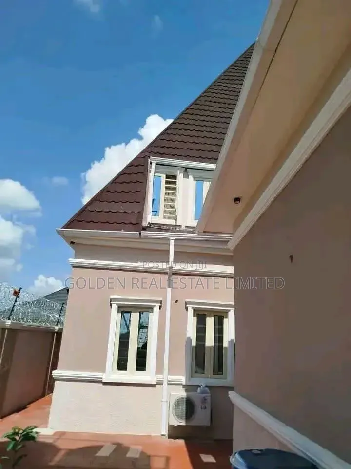 5bdrm Penthouse in Life Camp for sale