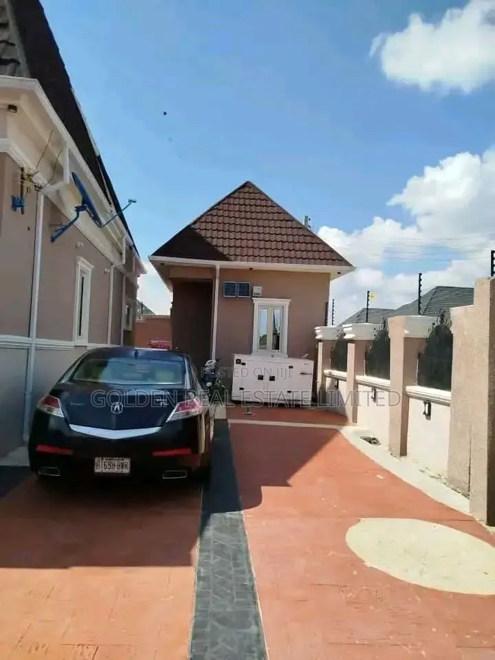 5bdrm Penthouse in Life Camp for sale