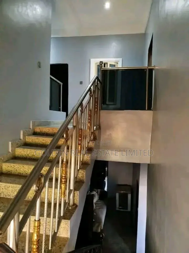 5bdrm Penthouse in Life Camp for sale