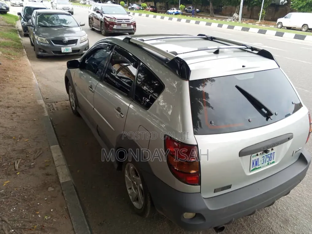 Pontiac Vibe Automatic 2004 Silver