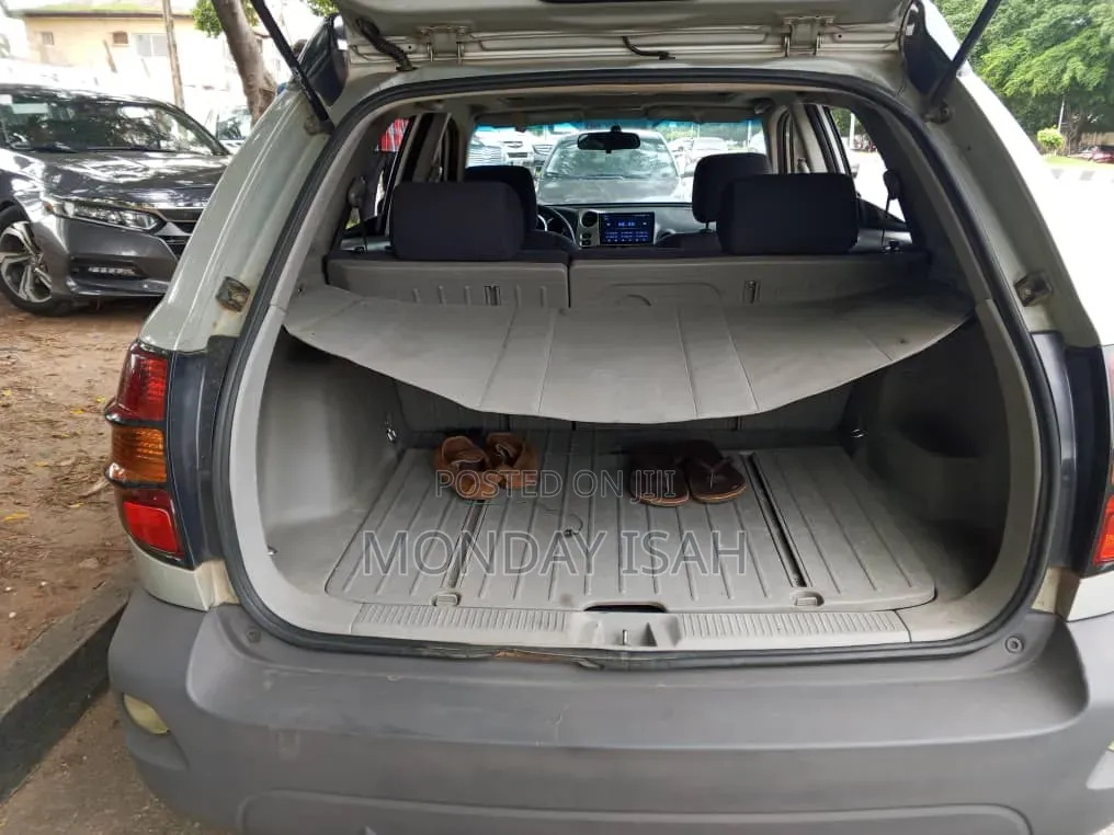 Pontiac Vibe Automatic 2004 Silver