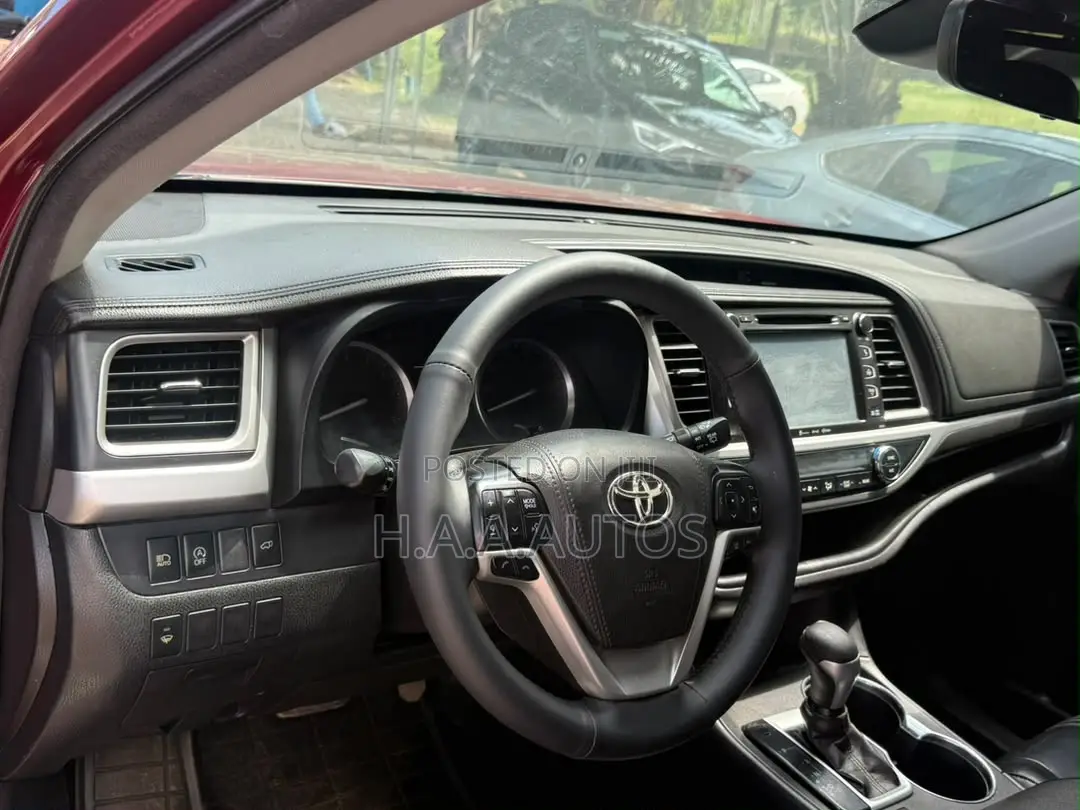 Toyota Highlander 2017 Red