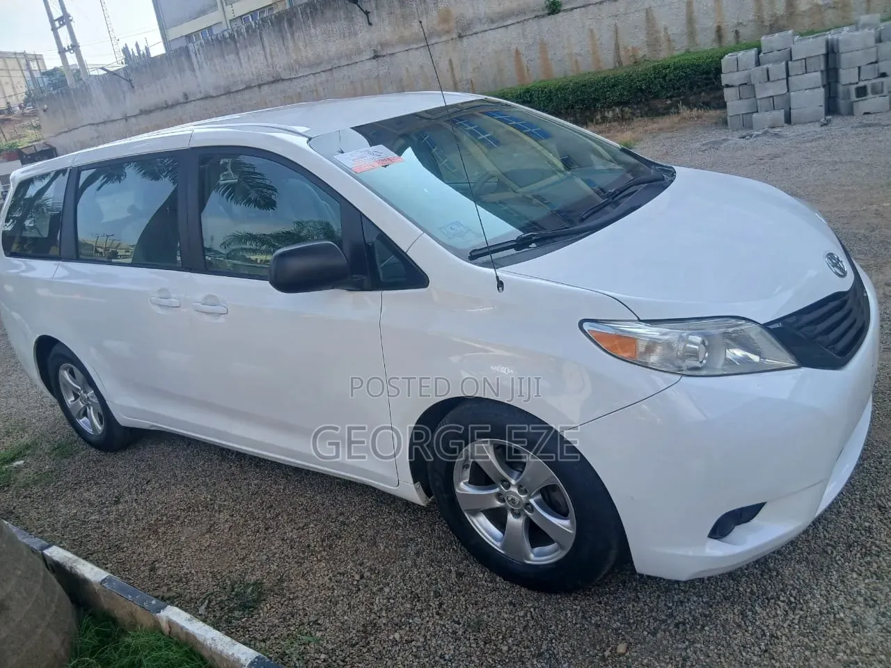Toyota Sienna 2010 White