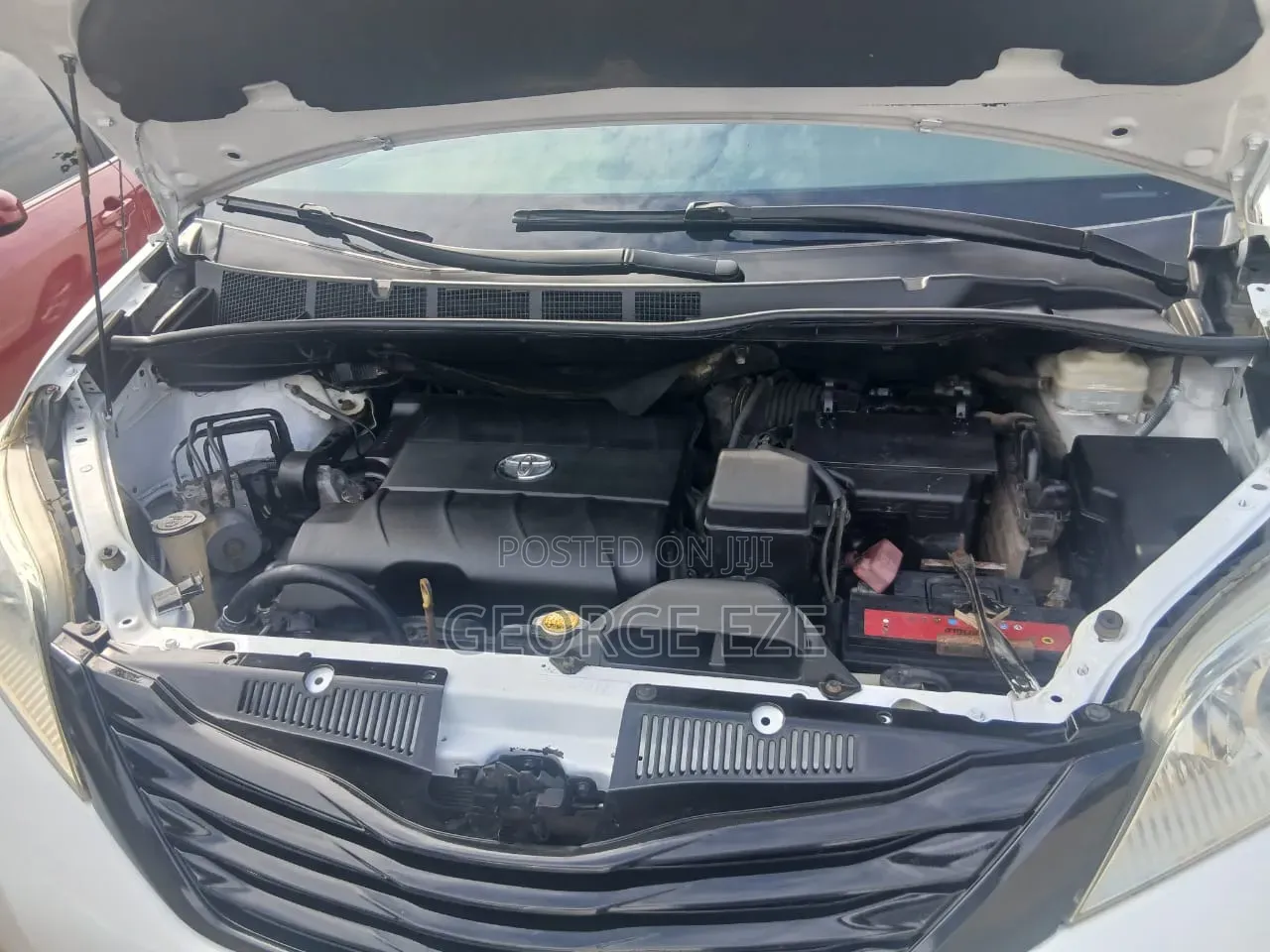 Toyota Sienna 2010 White