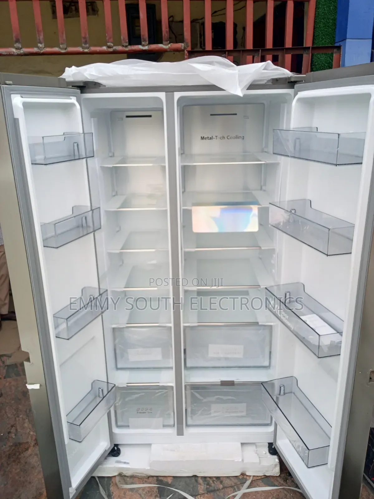 Hisenee Inverter Side by Side Fridge 635 Liters ( Rs87ws 240 Watts)