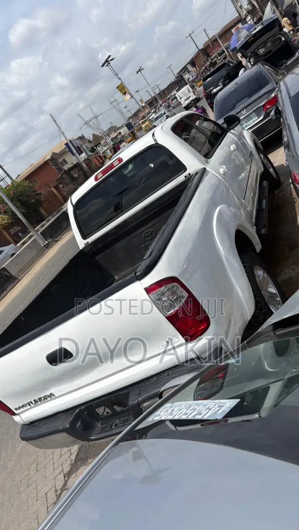 Toyota Tacoma 2007 White