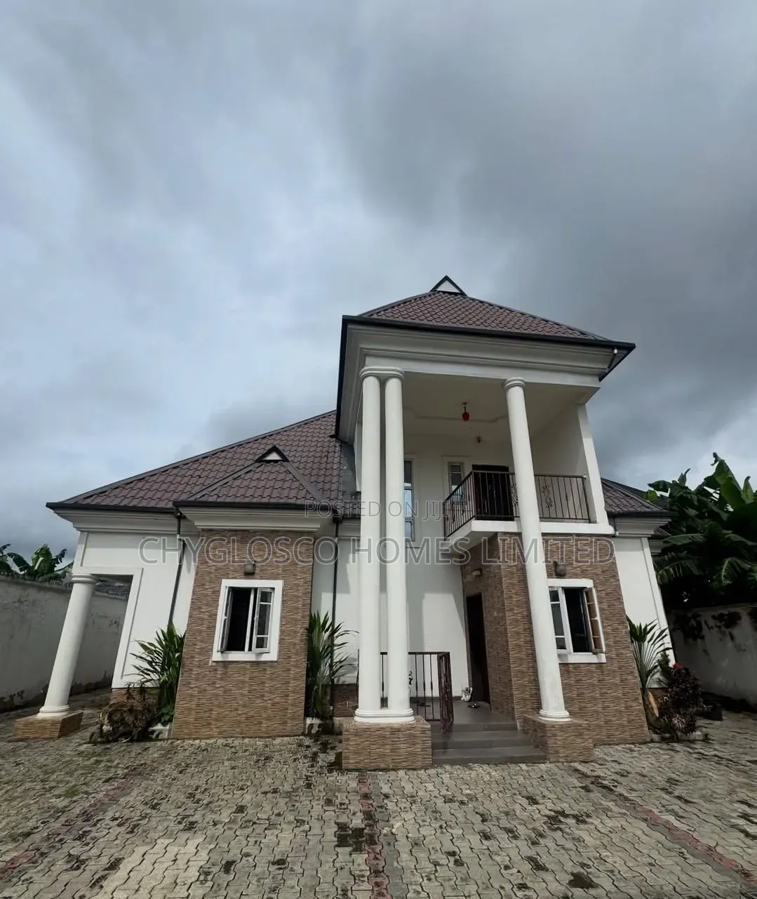4bdrm Duplex in New Layout for sale