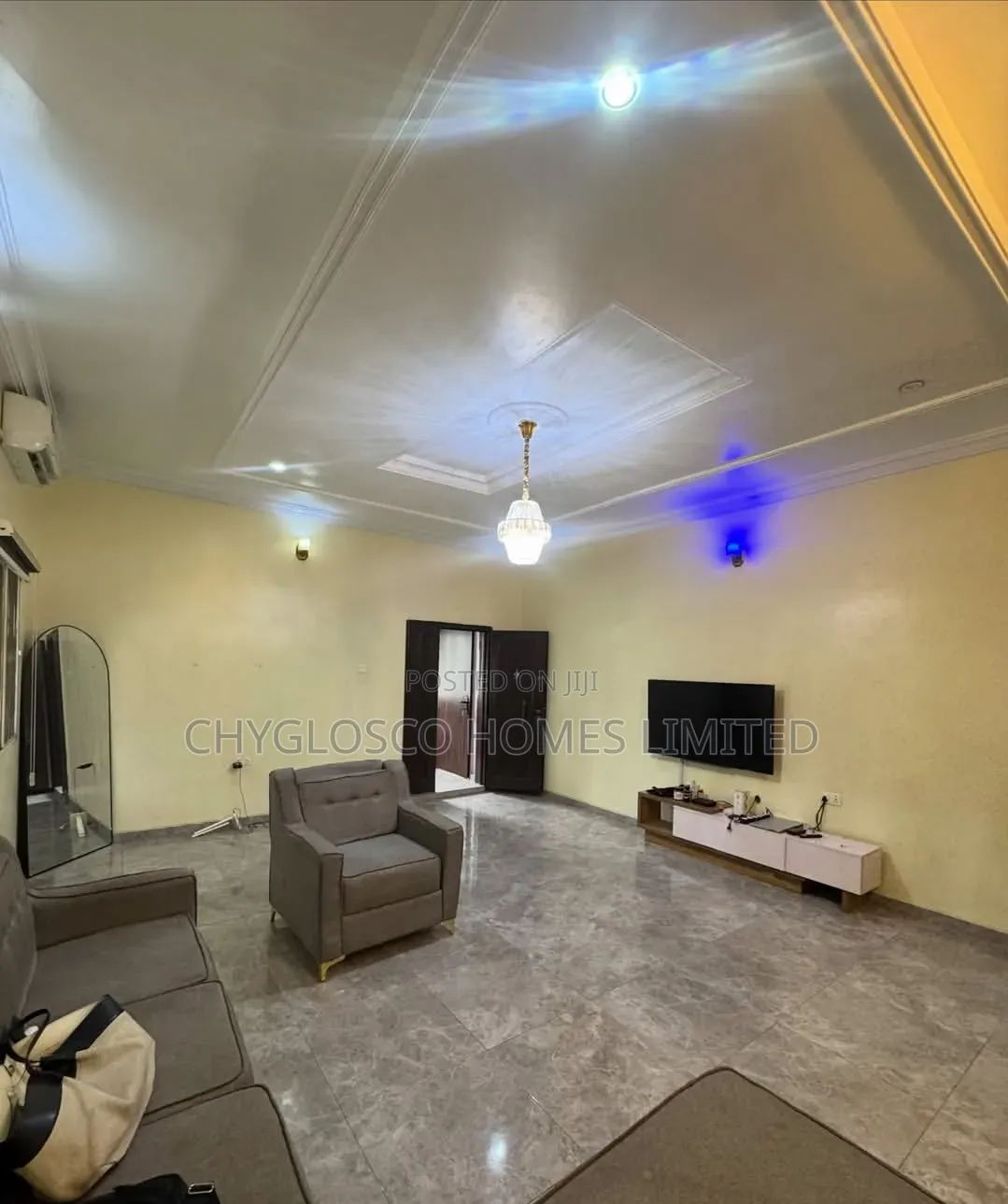 4bdrm Duplex in New Layout for sale
