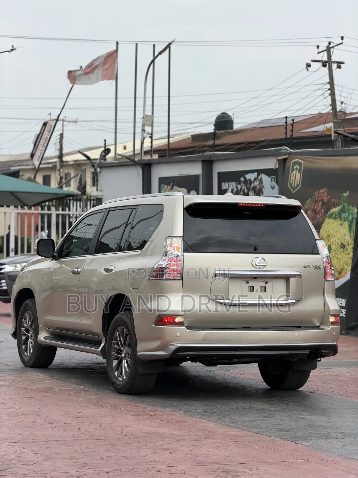 Lexus GX 460 2011 Gold
