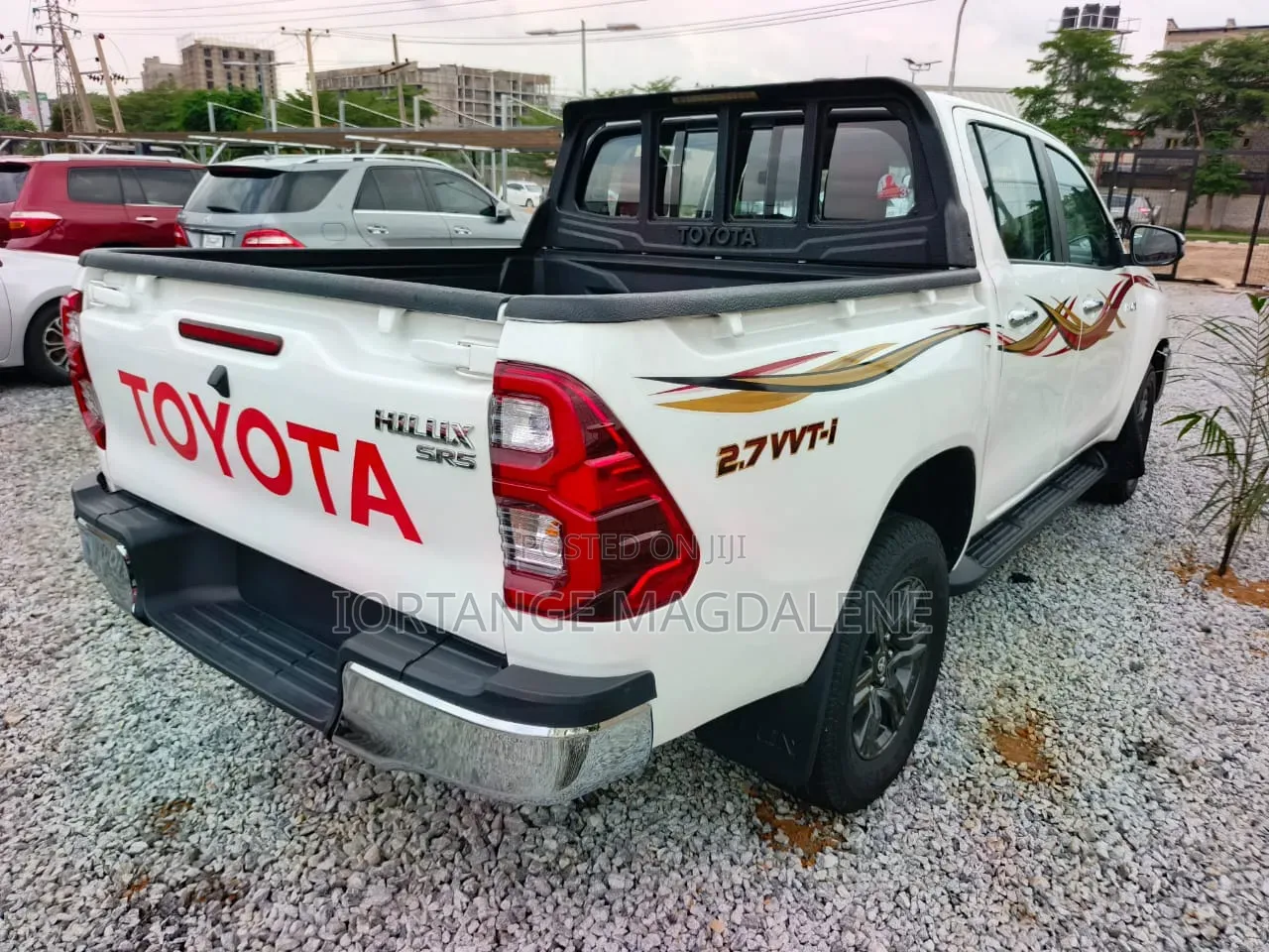 Toyota Hilux 2021 White