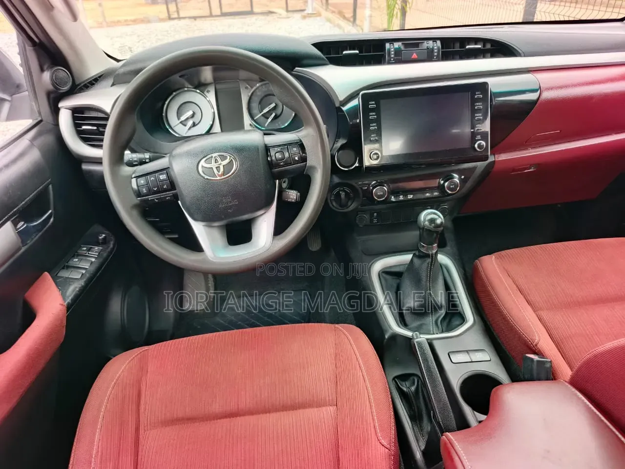 Toyota Hilux 2021 White