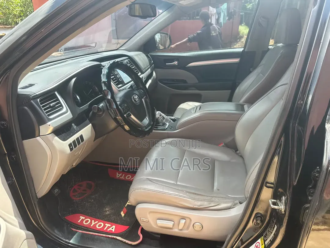 Toyota Highlander 2016 Black