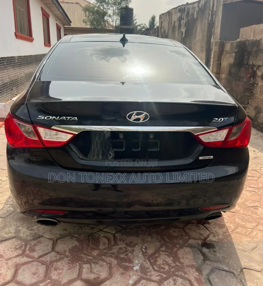 Hyundai Sonata Limited 2.0T Sedan (2.0L 4cyl 6A) 2012 Black