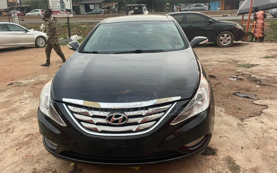 Hyundai Sonata Limited 2.0T Sedan (2.0L 4cyl 6A) 2012 Black