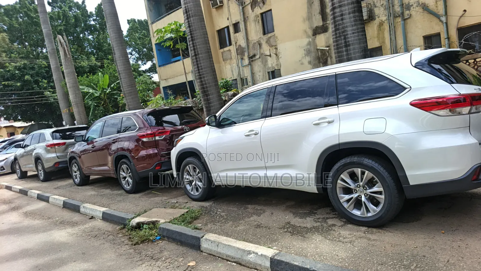 Toyota Highlander XLE 4x2 V6 (3.5L 6cyl 8A) 2018