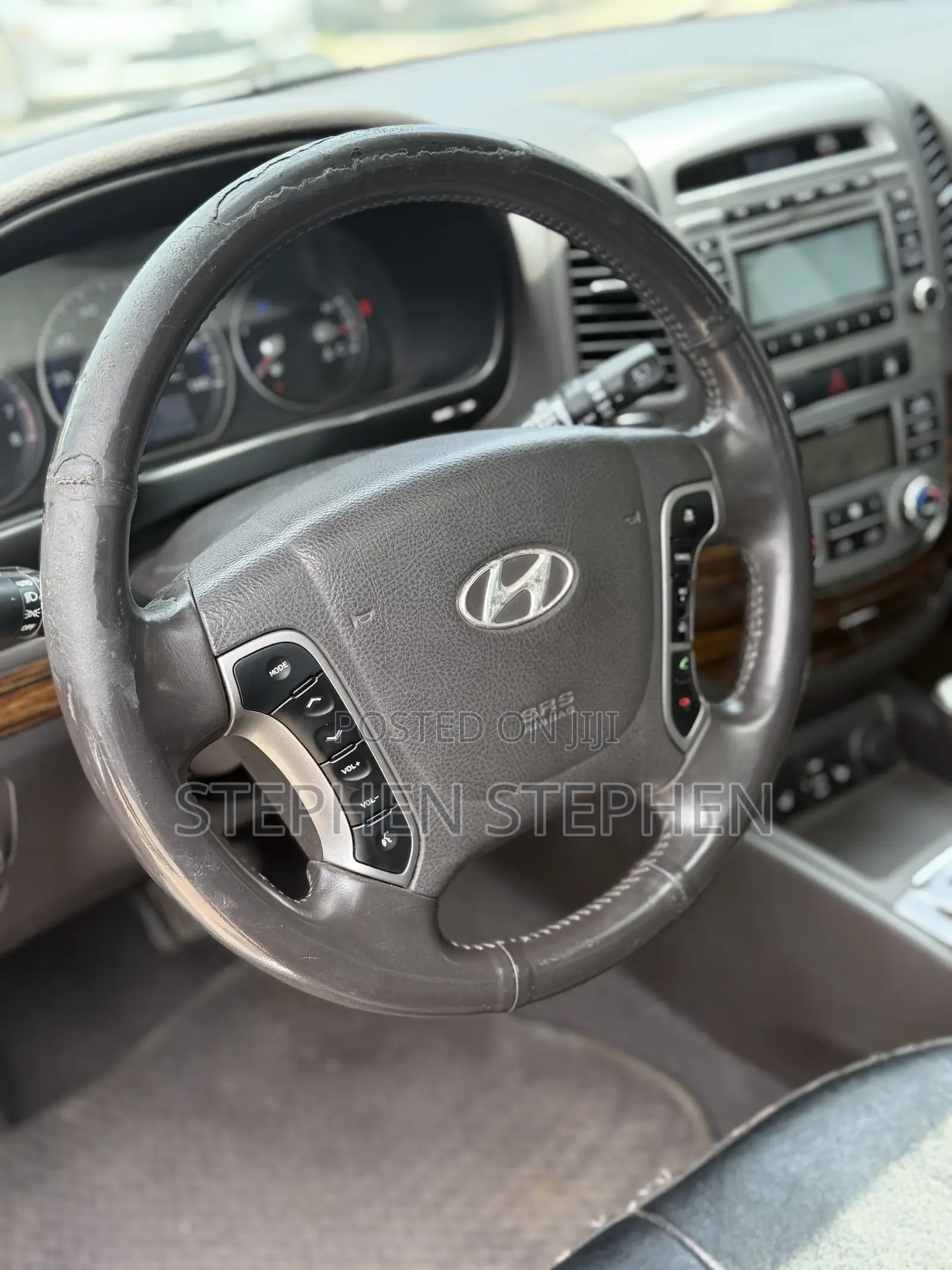 Hyundai Santa Fe 2012 Black