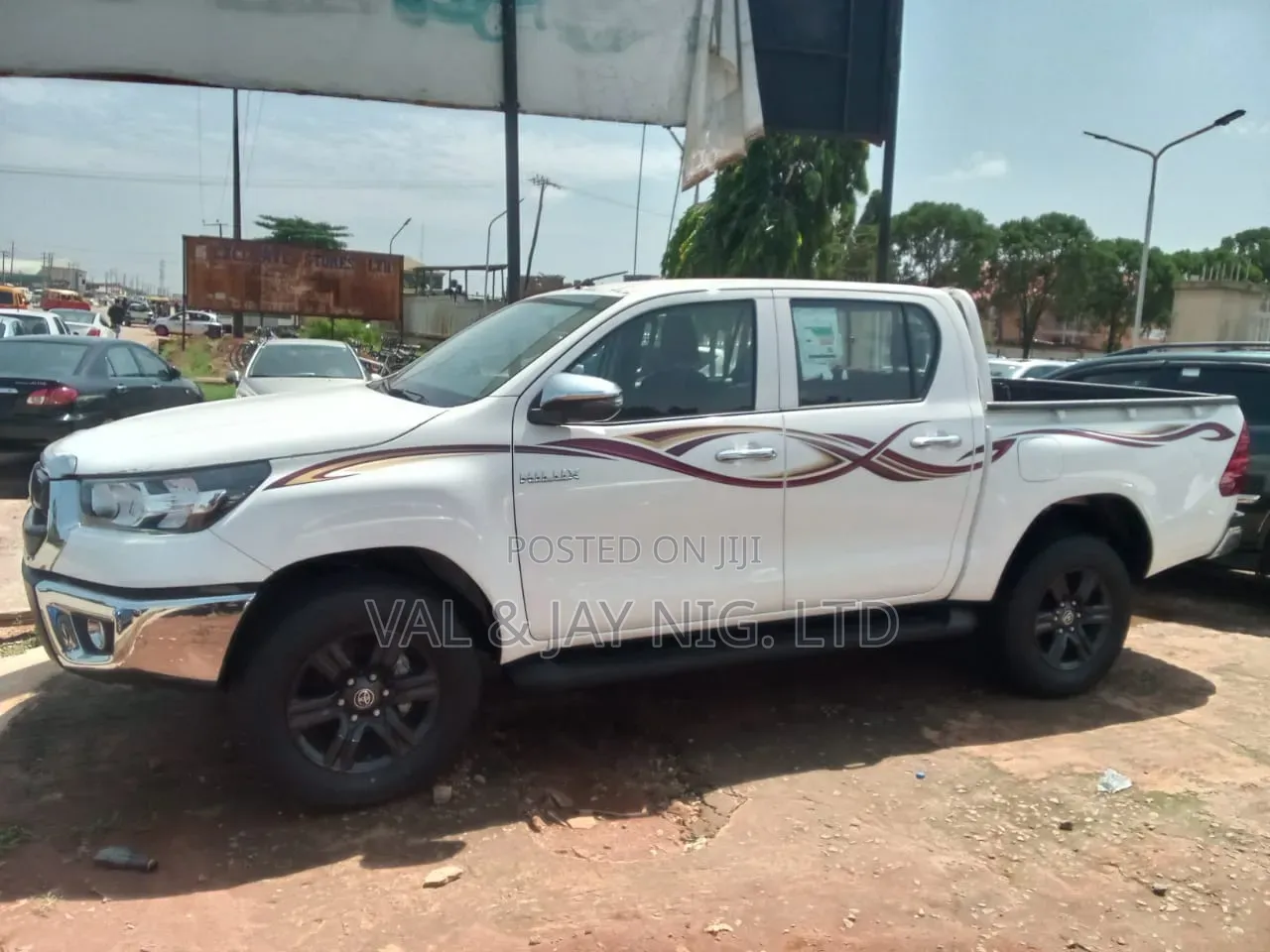 Toyota Hilux 2023 White