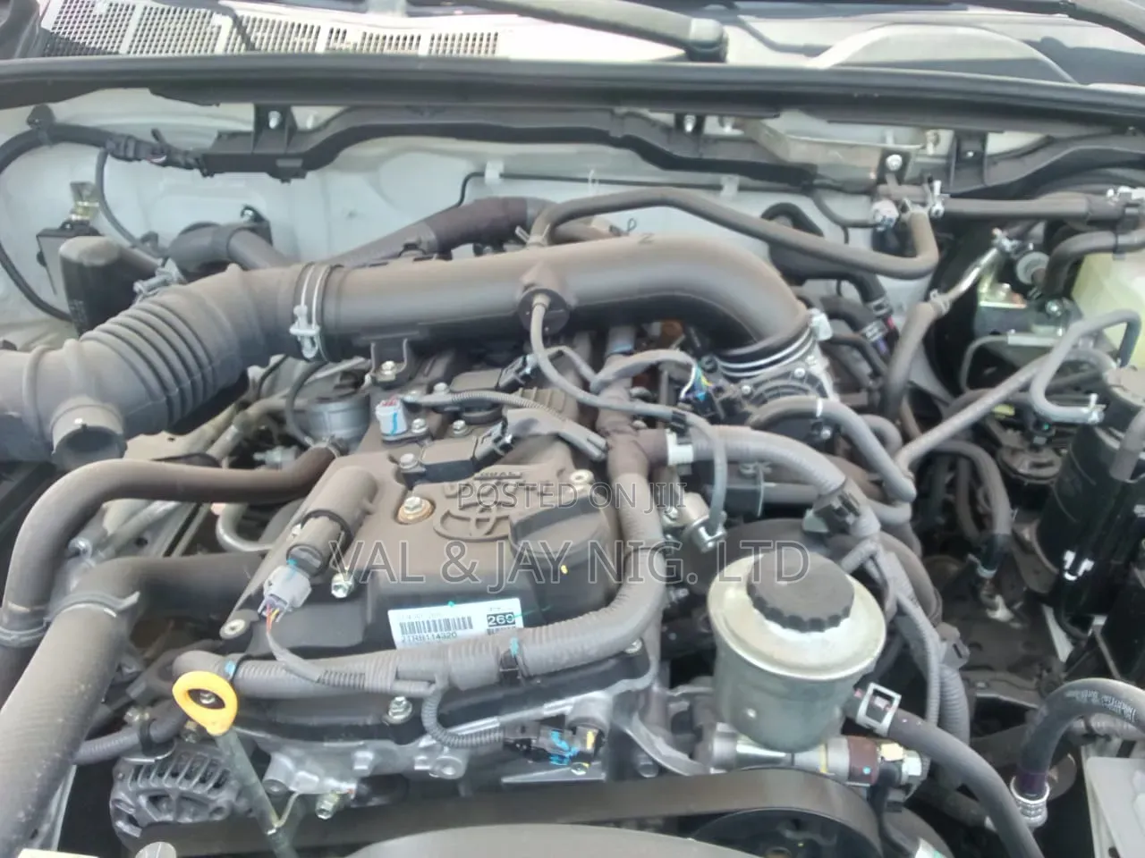 Toyota Hilux 2023 White