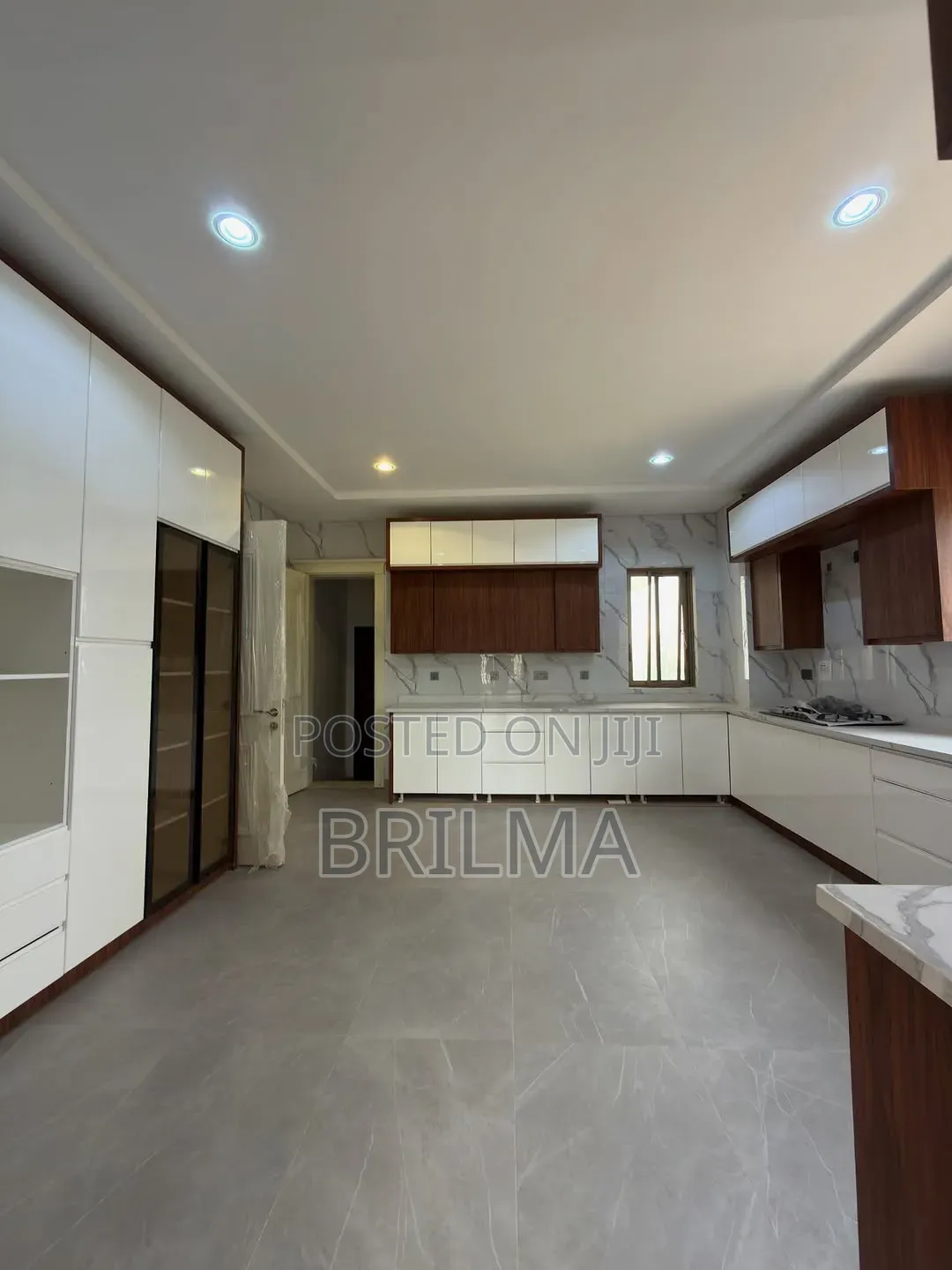 4bdrm Duplex in Maitama for sale