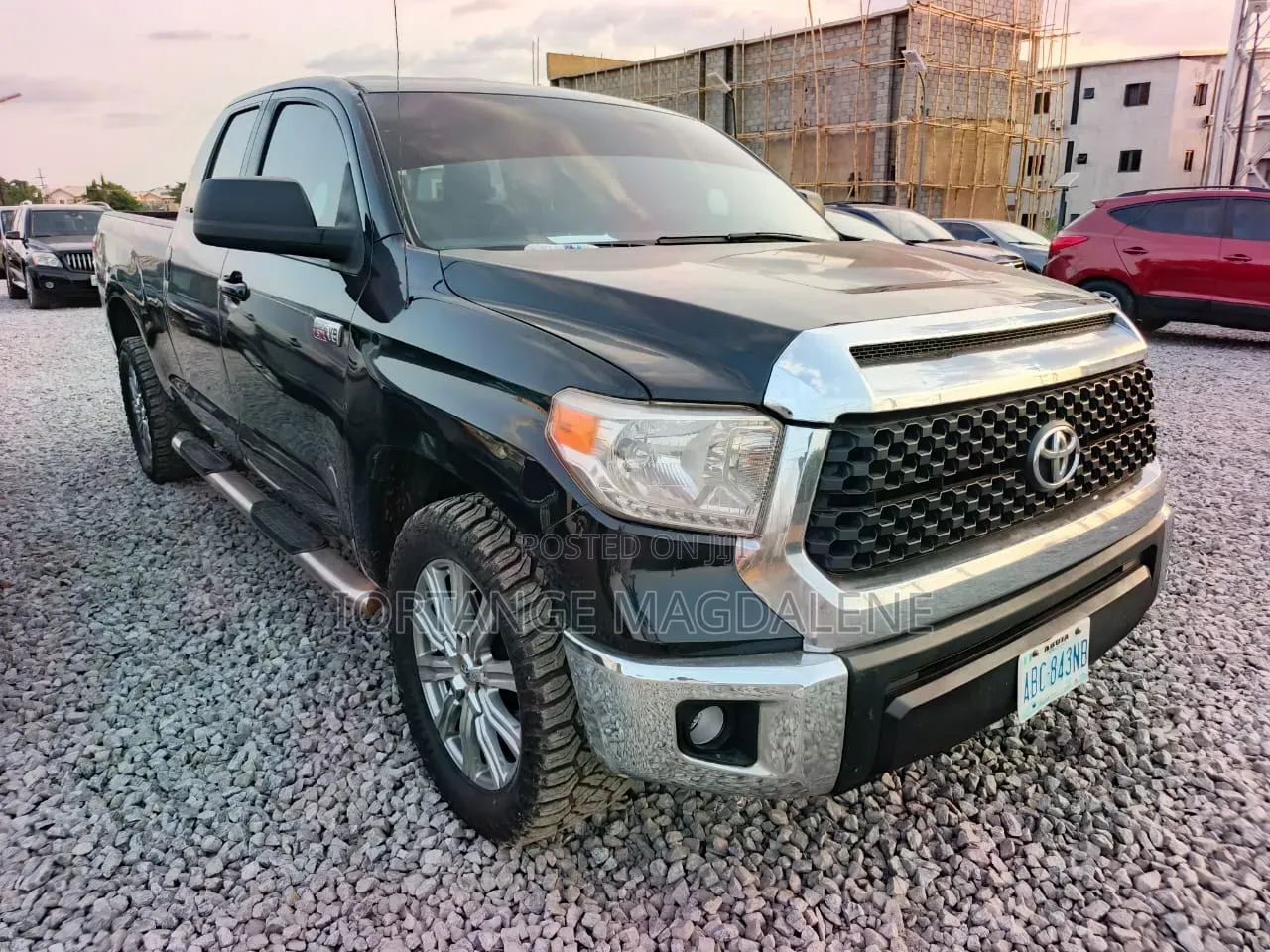 Toyota Tundra 2010 Black