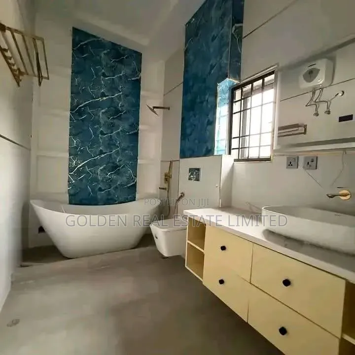 4bdrm Duplex in Apo Resettlement for sale