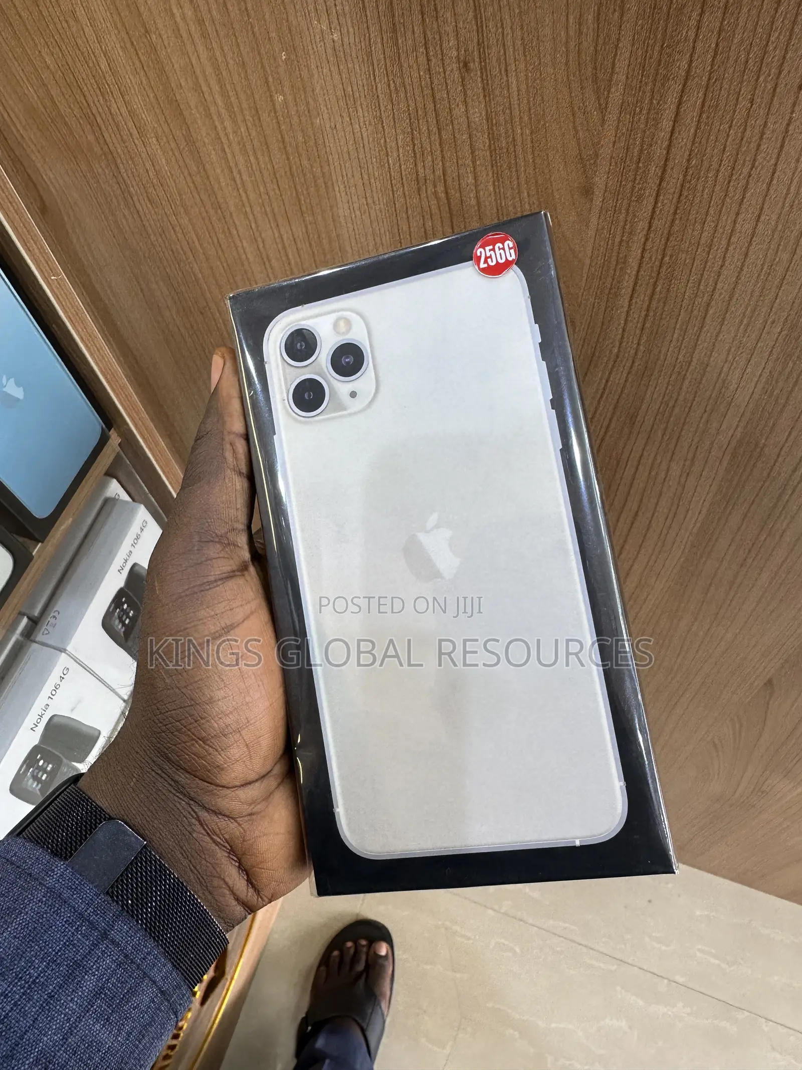 New Apple iPhone 11 Pro Max 256 GB Gold