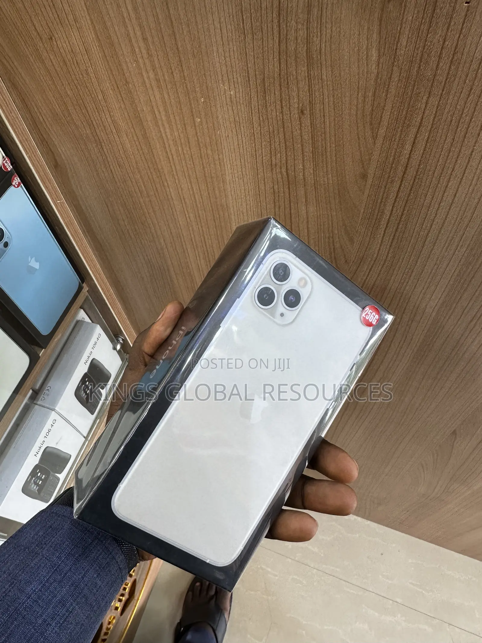 New Apple iPhone 11 Pro Max 256 GB Gold