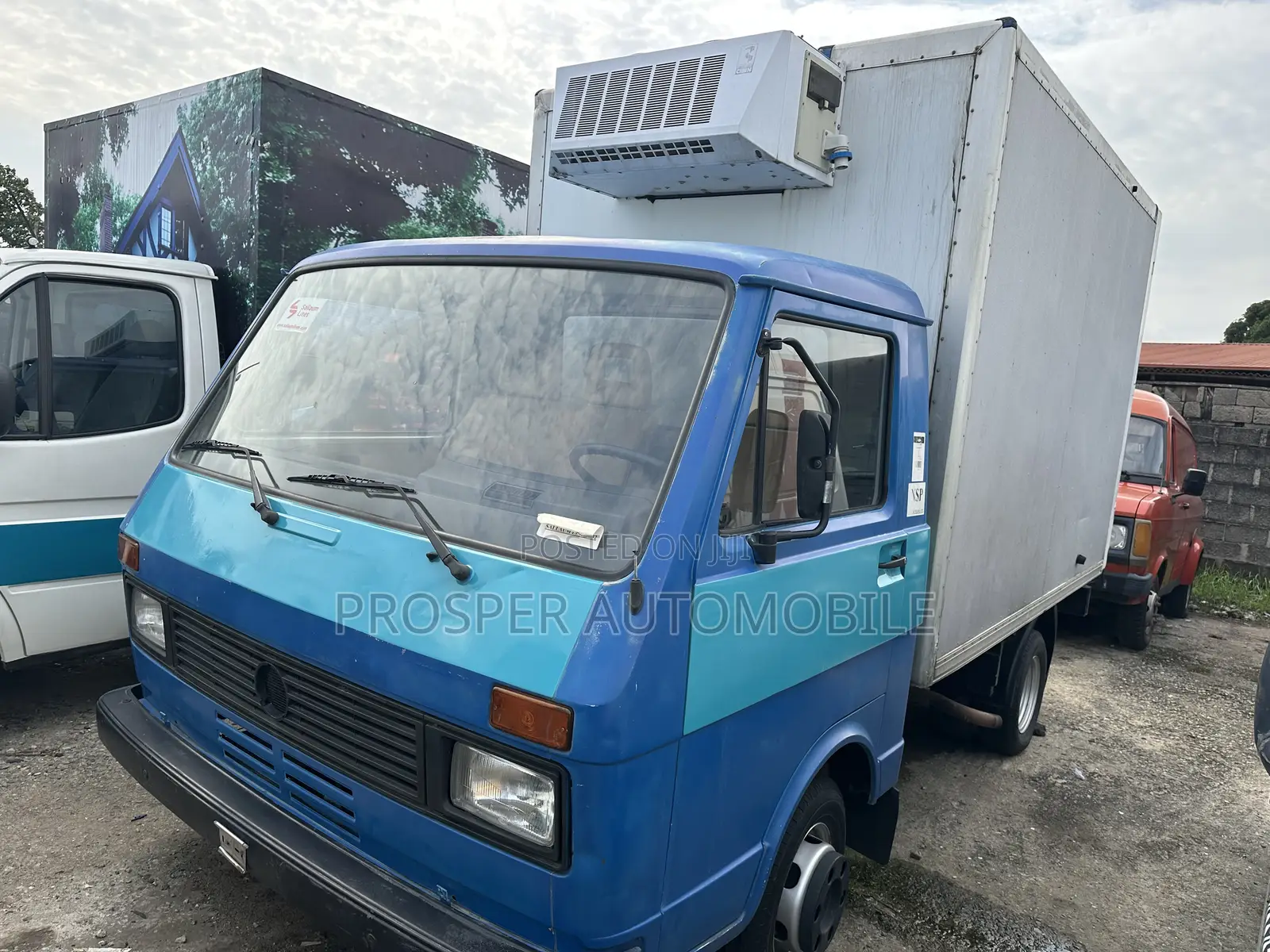 Volkswagen Cooling Van Truck 2012 Blue