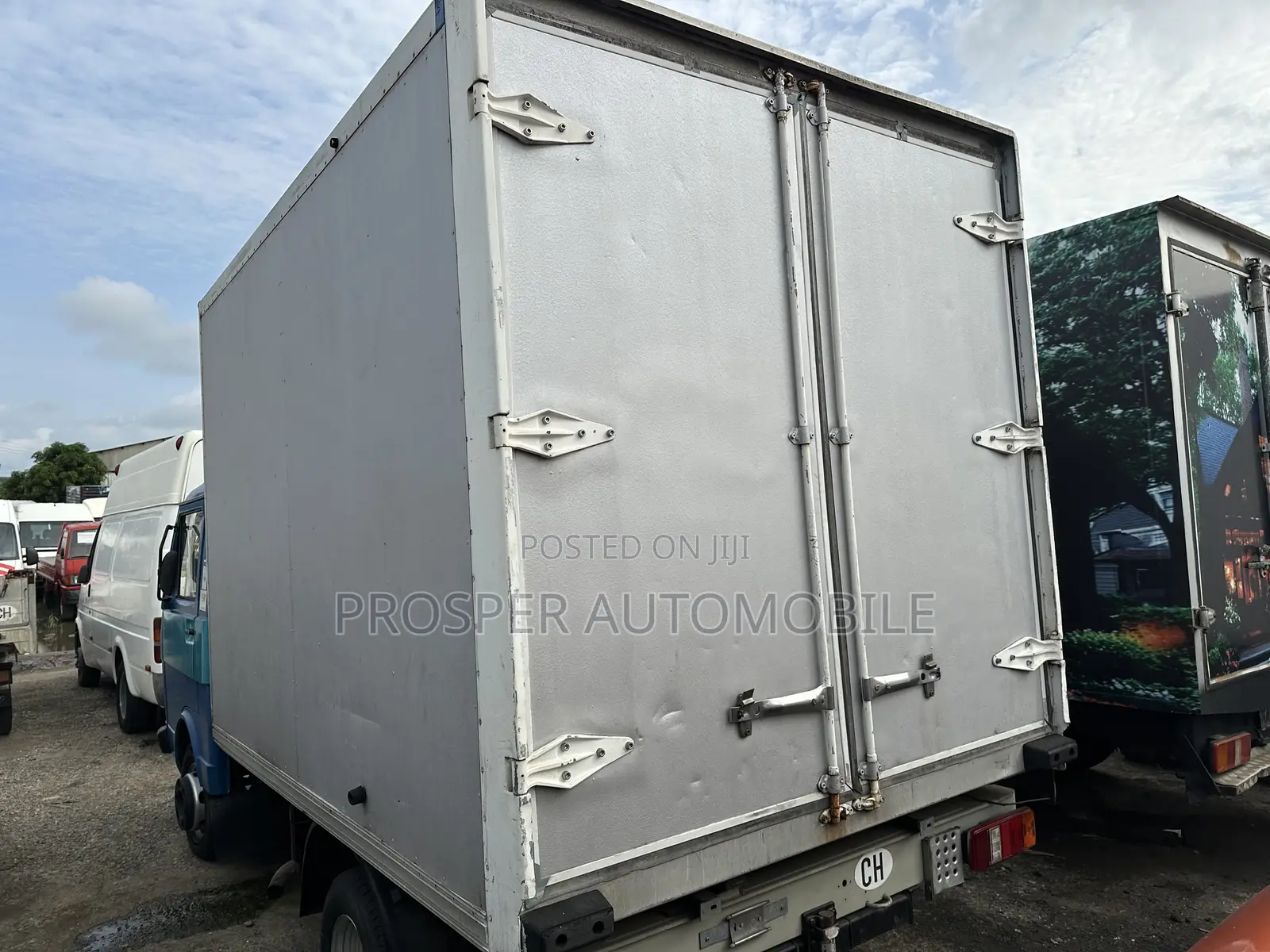 Volkswagen Cooling Van Truck 2012 Blue