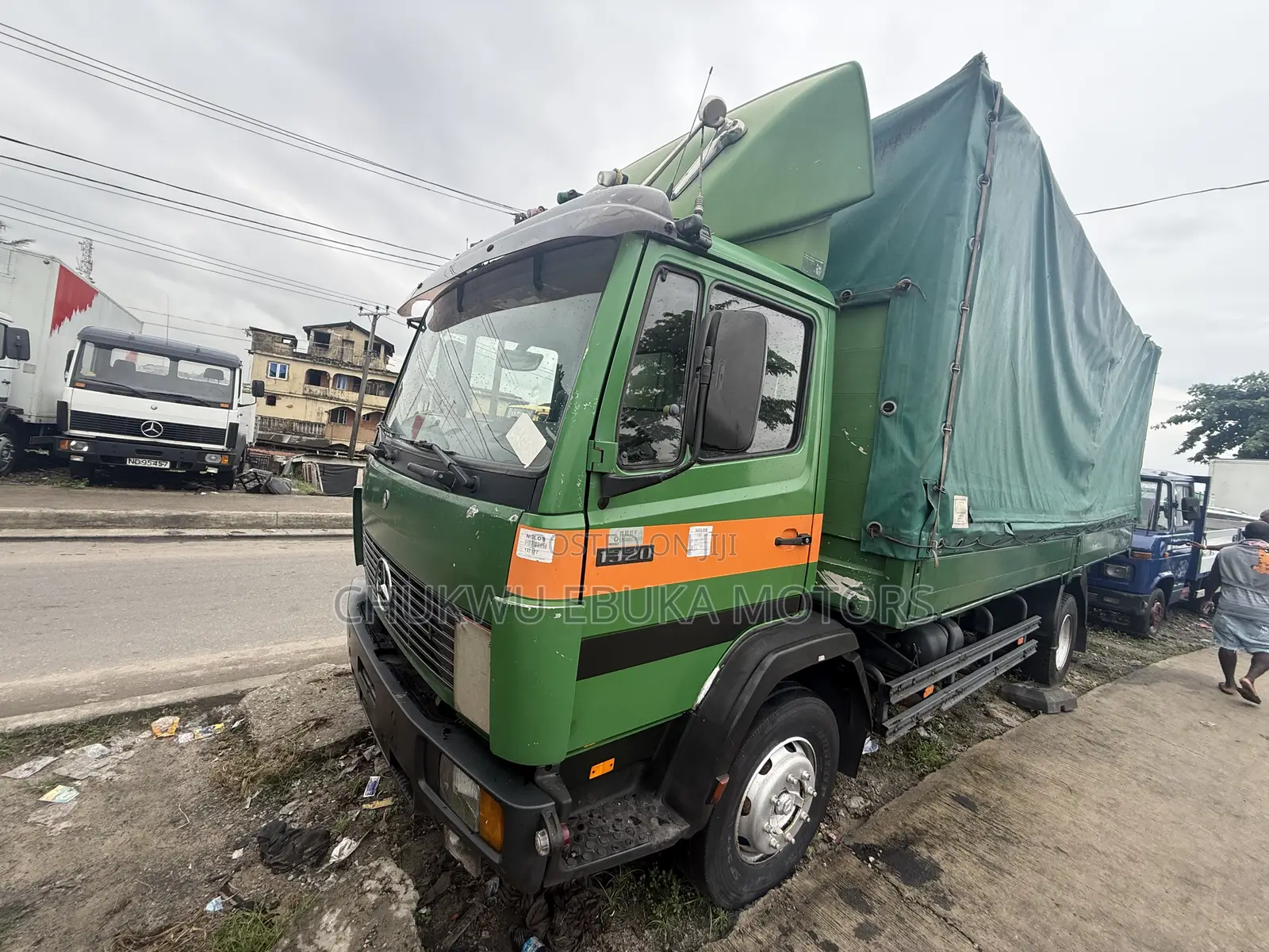 1320 Mercedes Benz Green