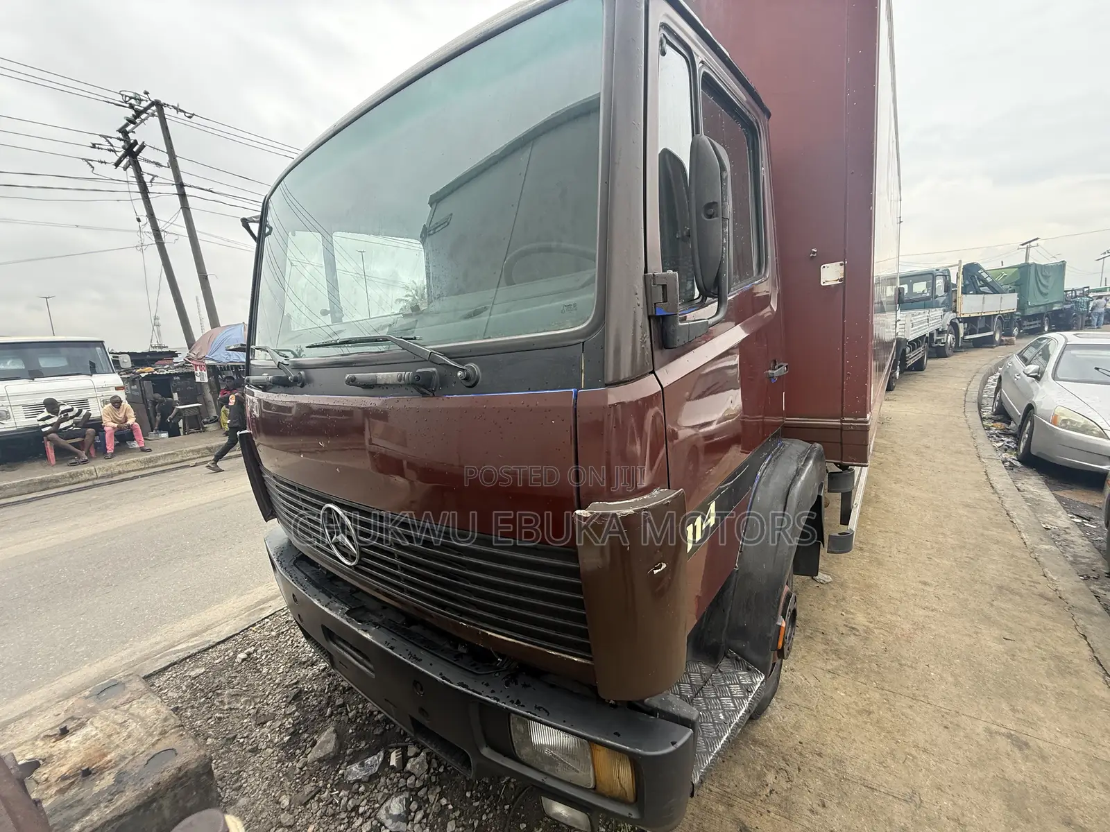 Mercedes 814 Brown Colour