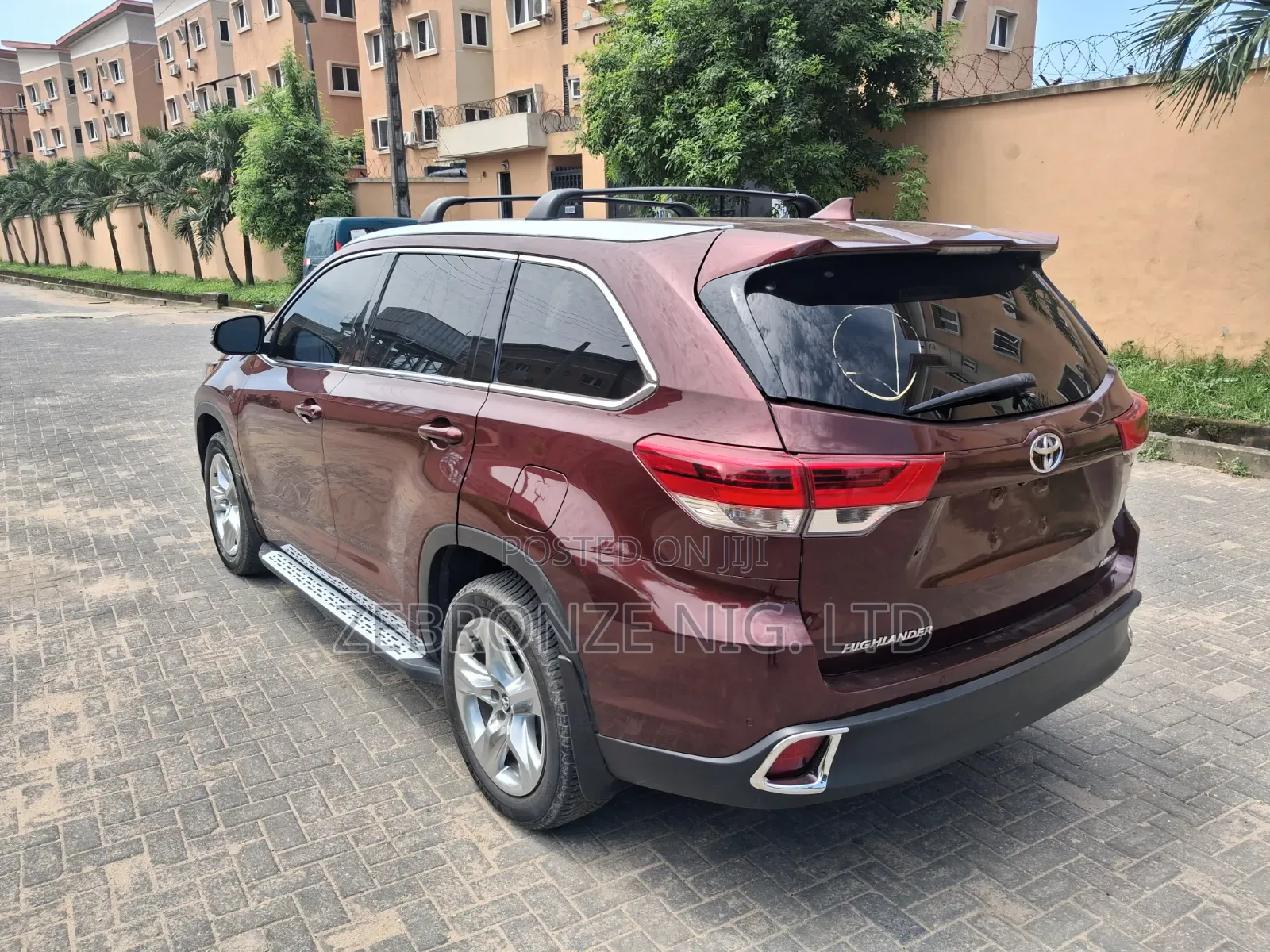 Toyota Highlander Limited 4x4 V6 (3.5L 6cyl 8A) 2017 Red