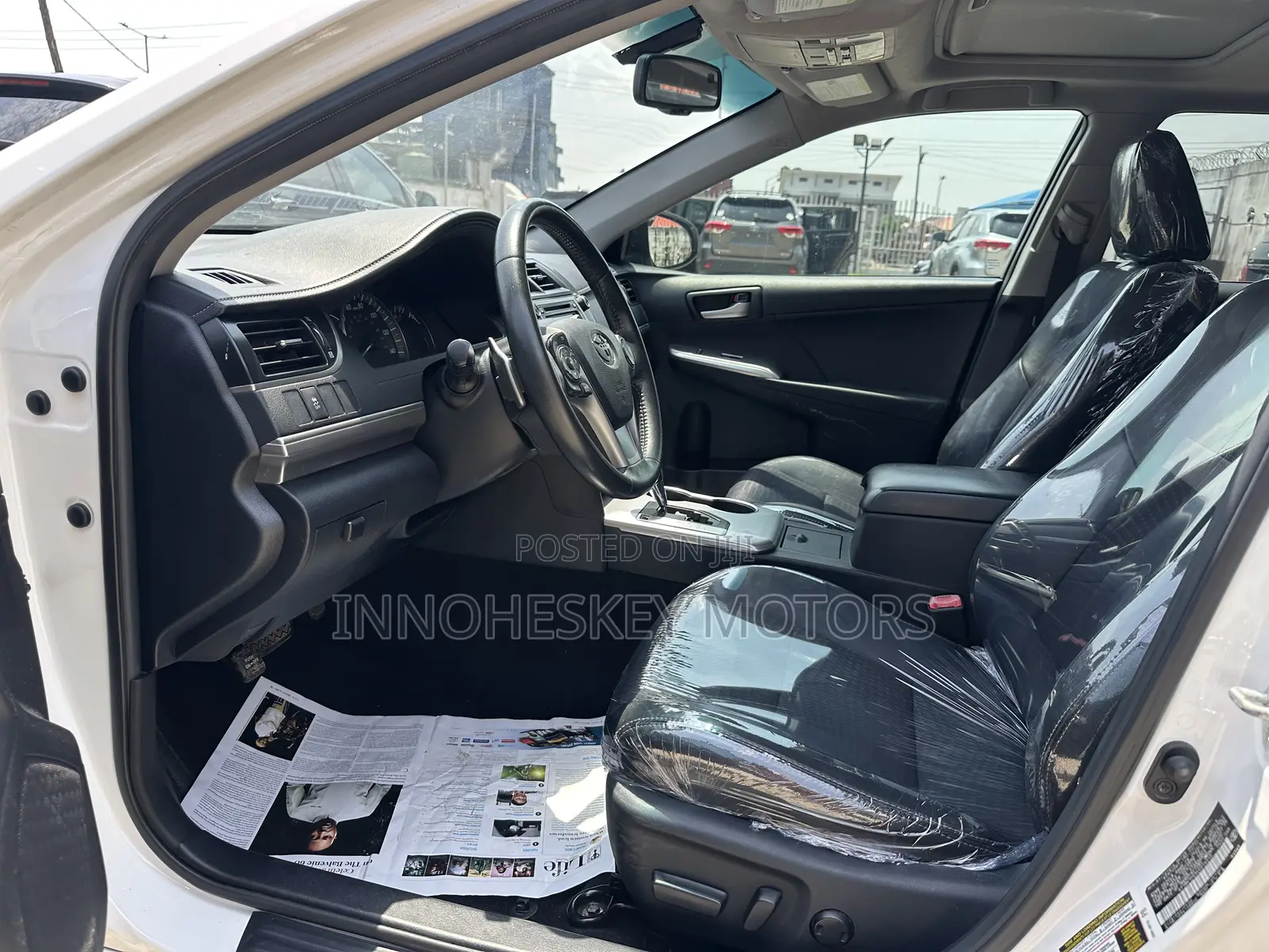 Toyota Camry SE V6 4dr Sedan (3.5L 6cyl 6A) 2013 White