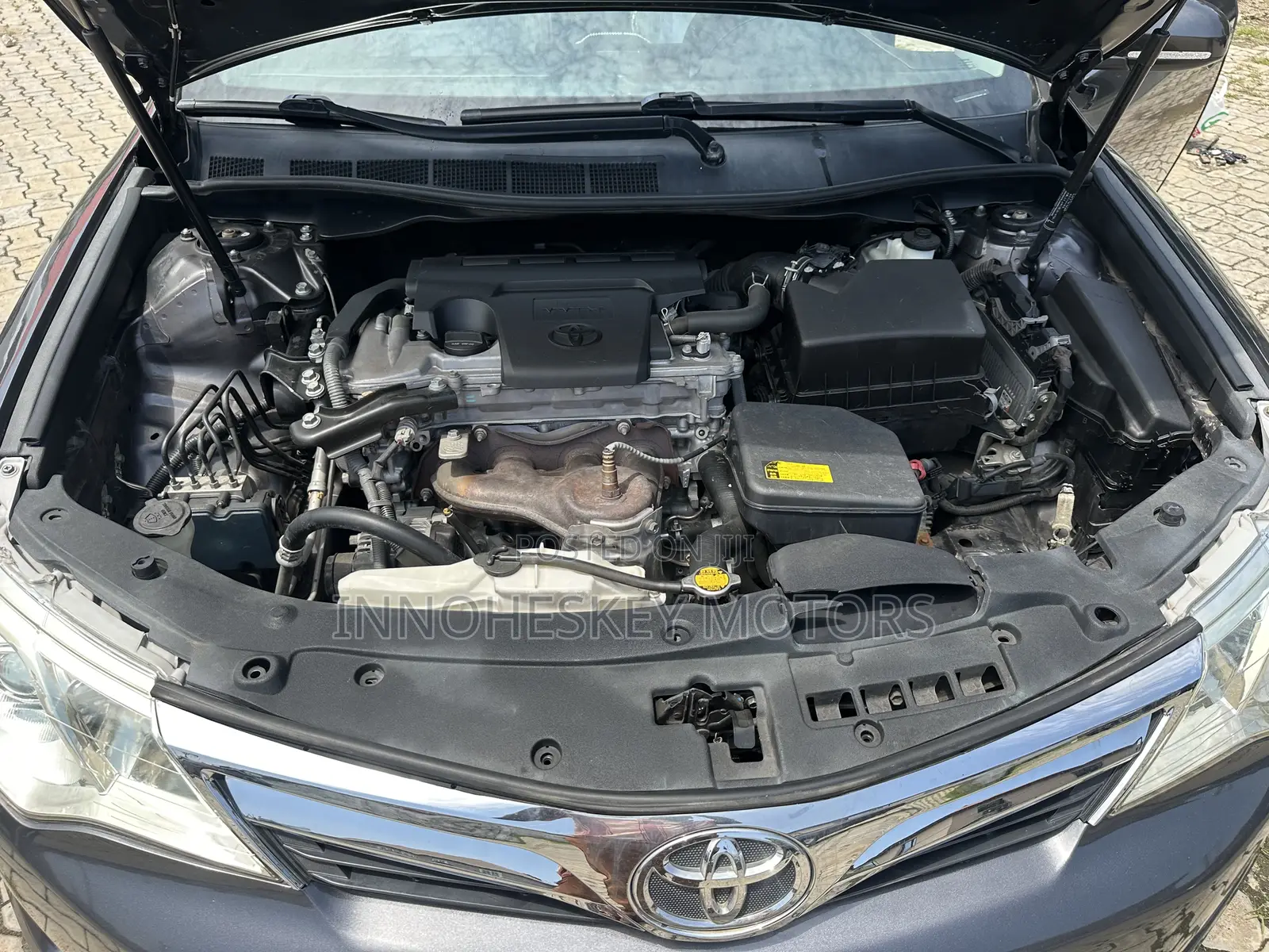 Toyota Camry XLE 4dr Sedan (2.5L 4cyl 6A) 2013 Gray