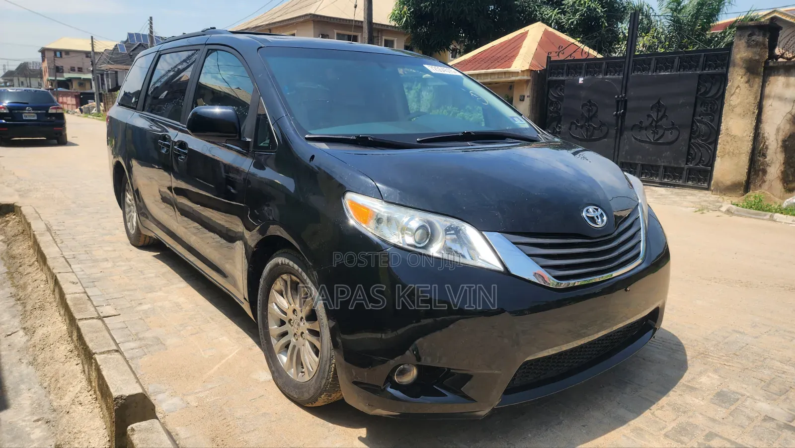 Toyota Sienna 2011 Black