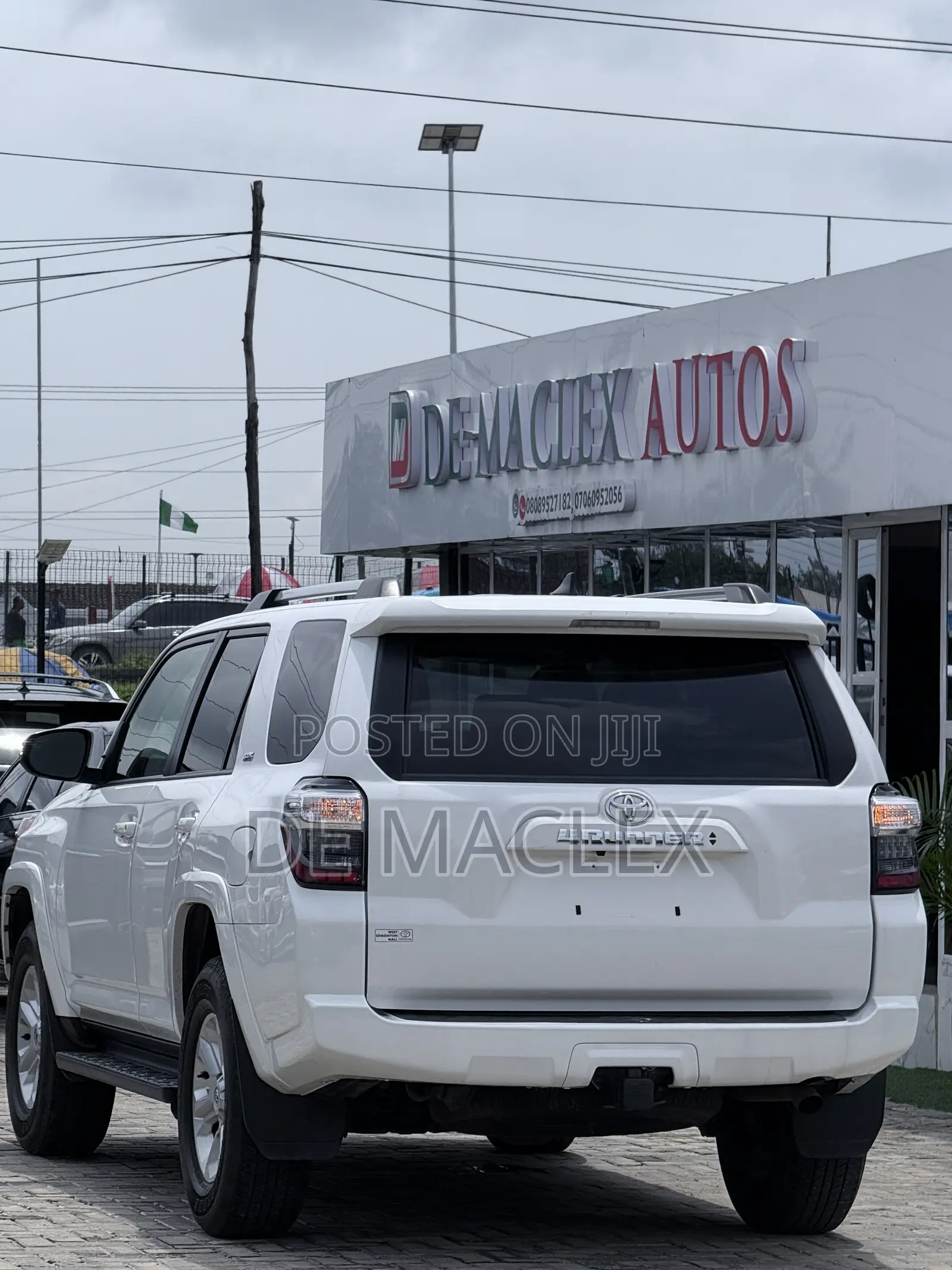 Toyota 4-Runner SR5 4WD 2023 White