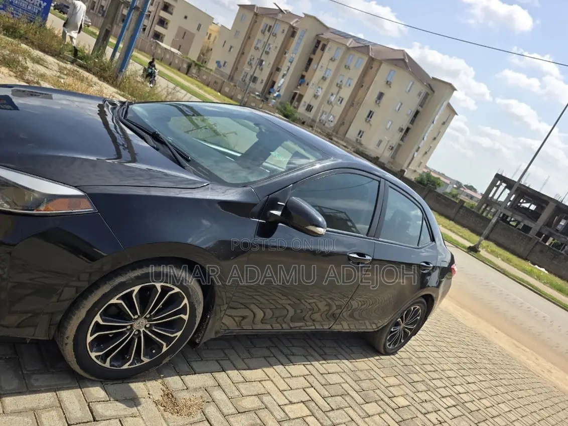 Toyota Corolla 2015 Black