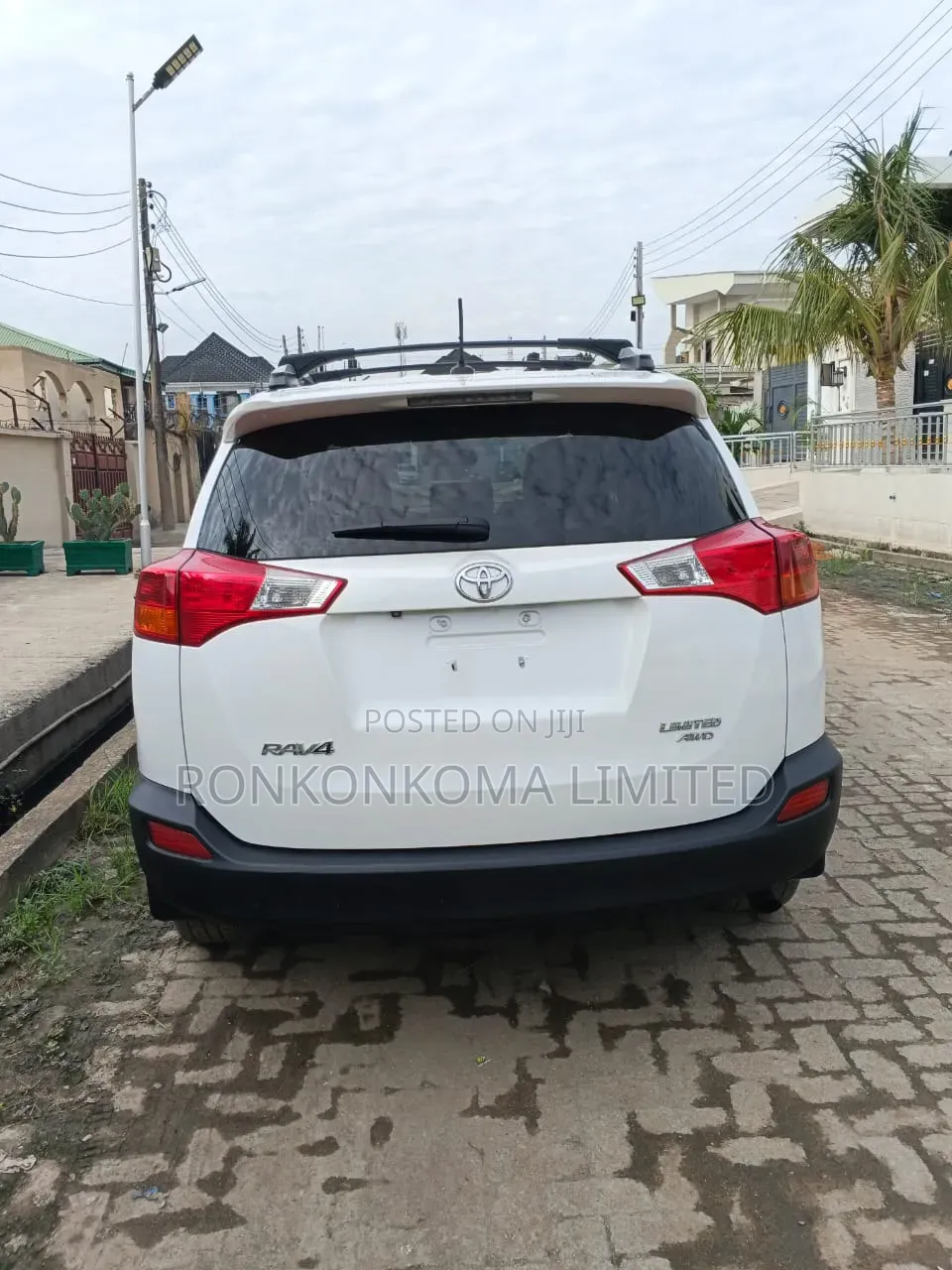 Toyota RAV4 Limited 4dr SUV AWD (2.5L 4cyl 6A) 2014 White