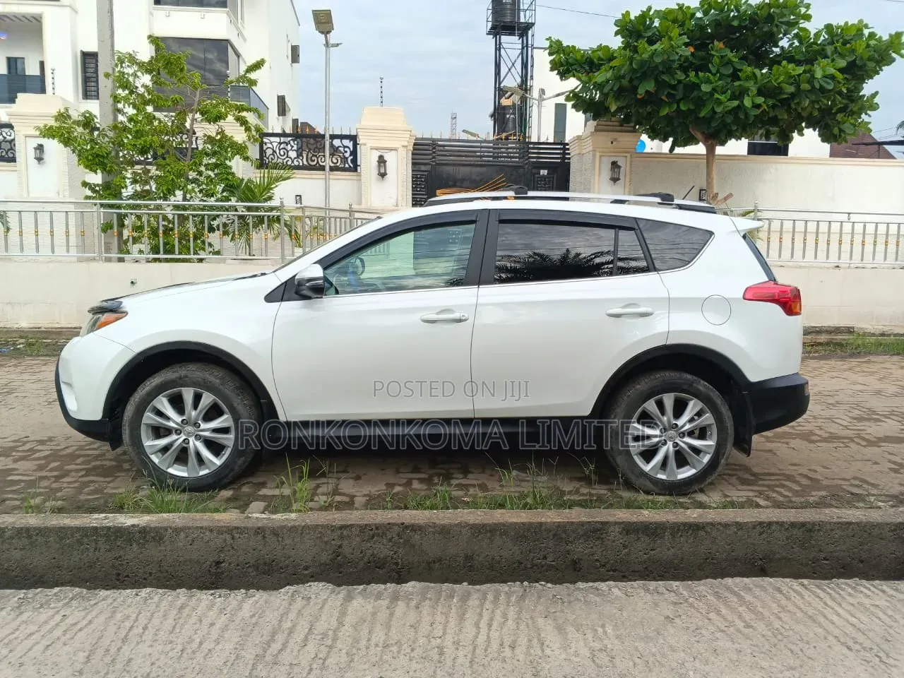 Toyota RAV4 Limited 4dr SUV AWD (2.5L 4cyl 6A) 2014 White