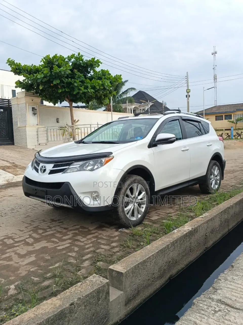 Toyota RAV4 Limited 4dr SUV AWD (2.5L 4cyl 6A) 2014 White