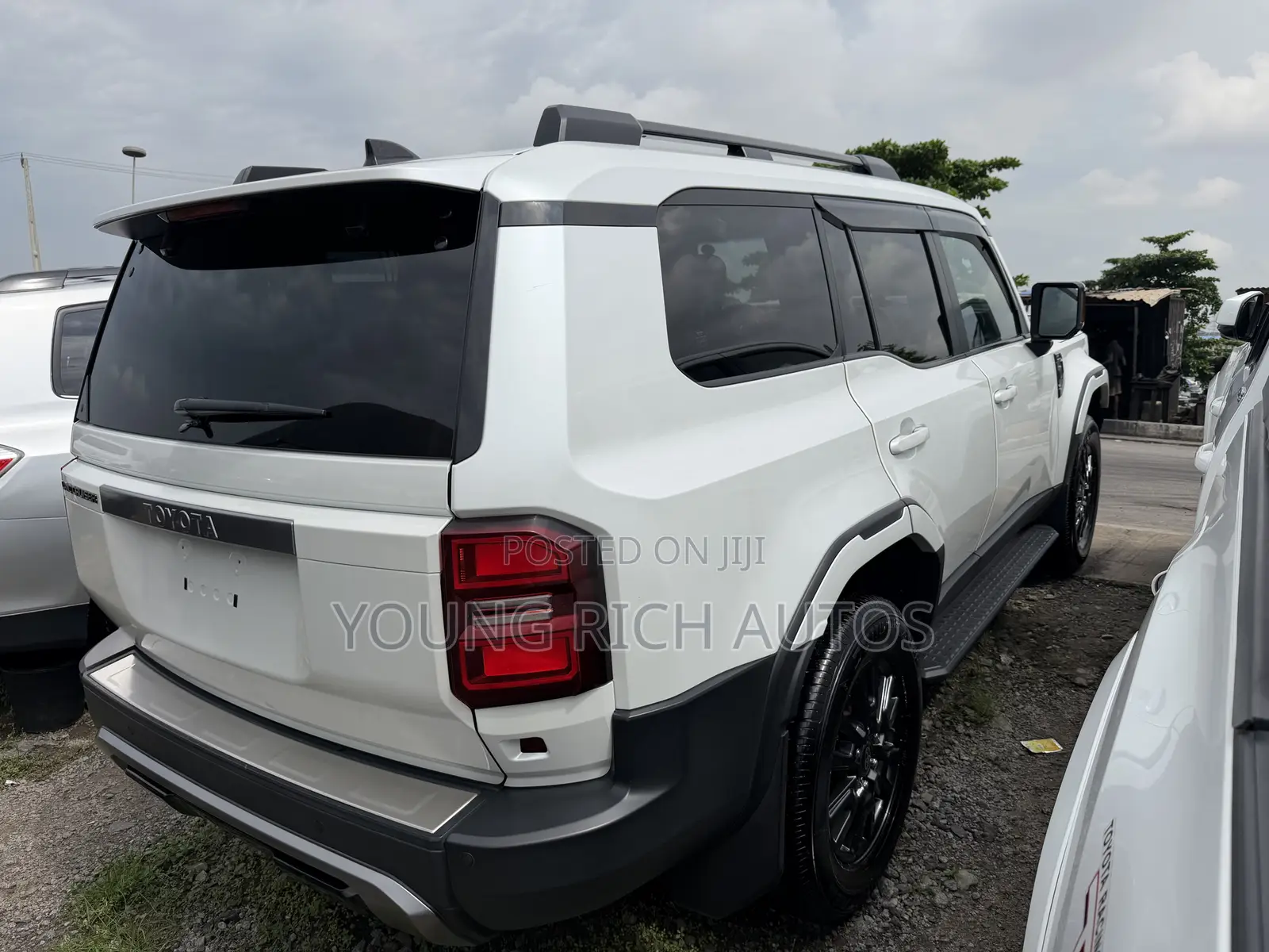 Toyota Land Cruiser Prado 2025 White