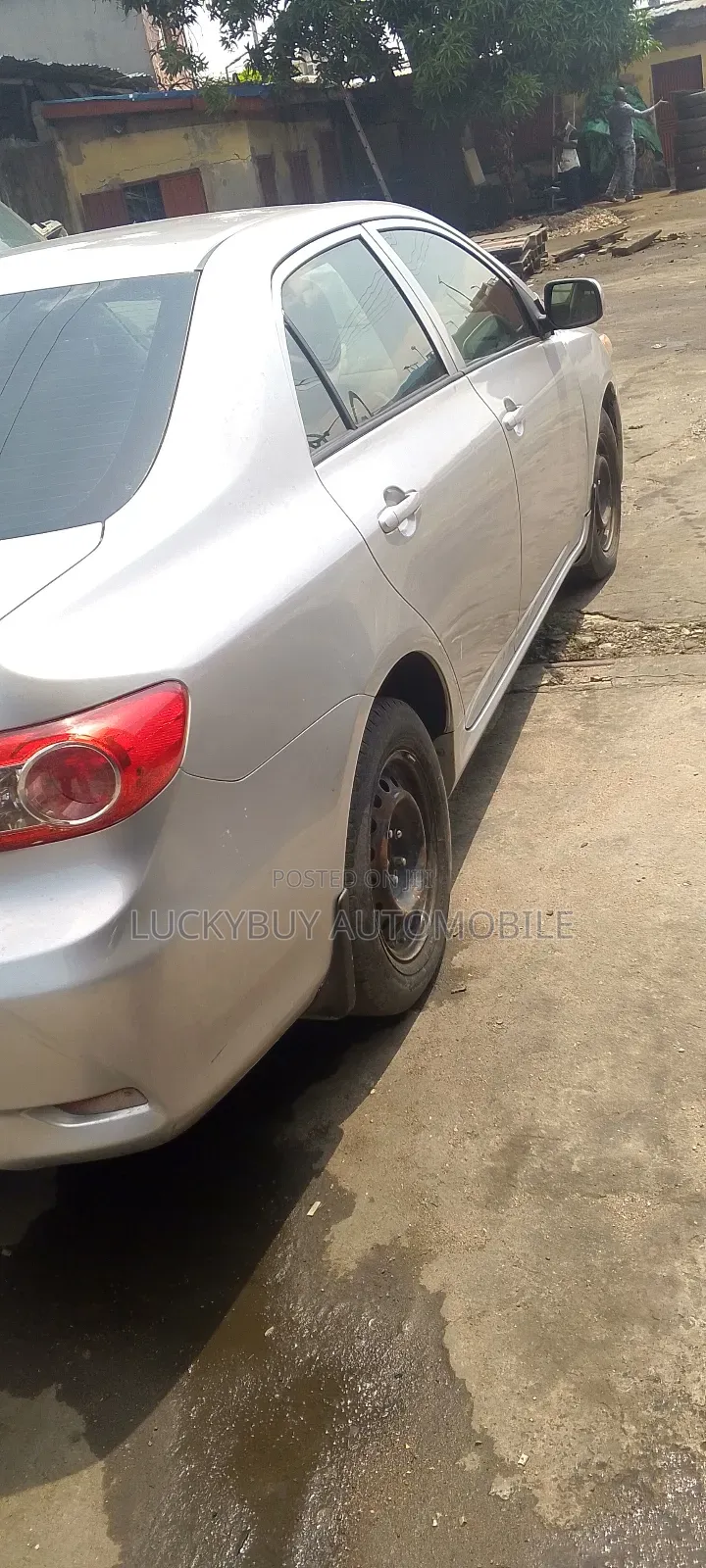 Toyota Corolla LE 4dr Sedan (1.8L 4cyl 4A) 2012 Silver