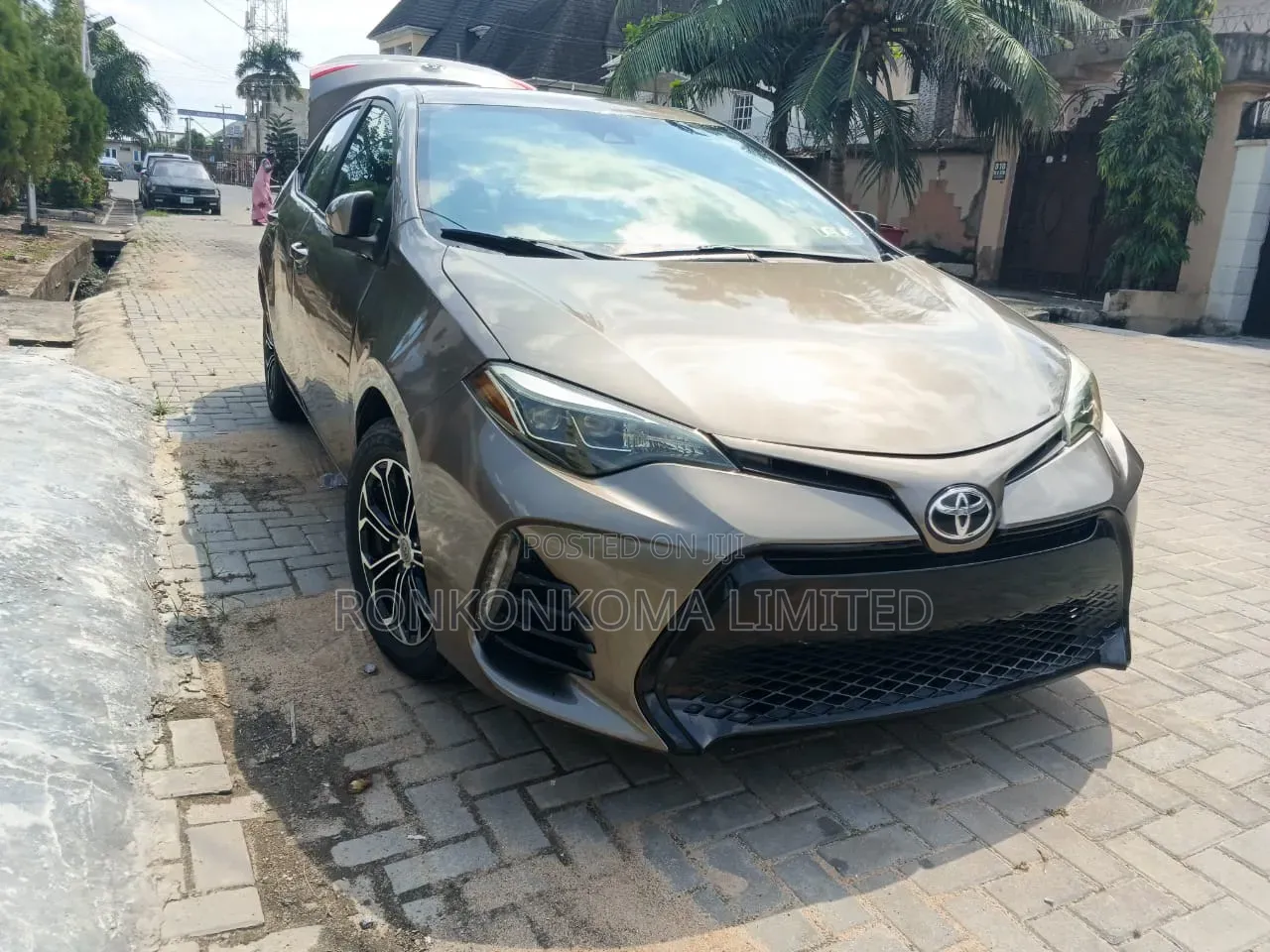 Toyota Corolla LE (1.8L 4cyl 2A) 2019 Gray
