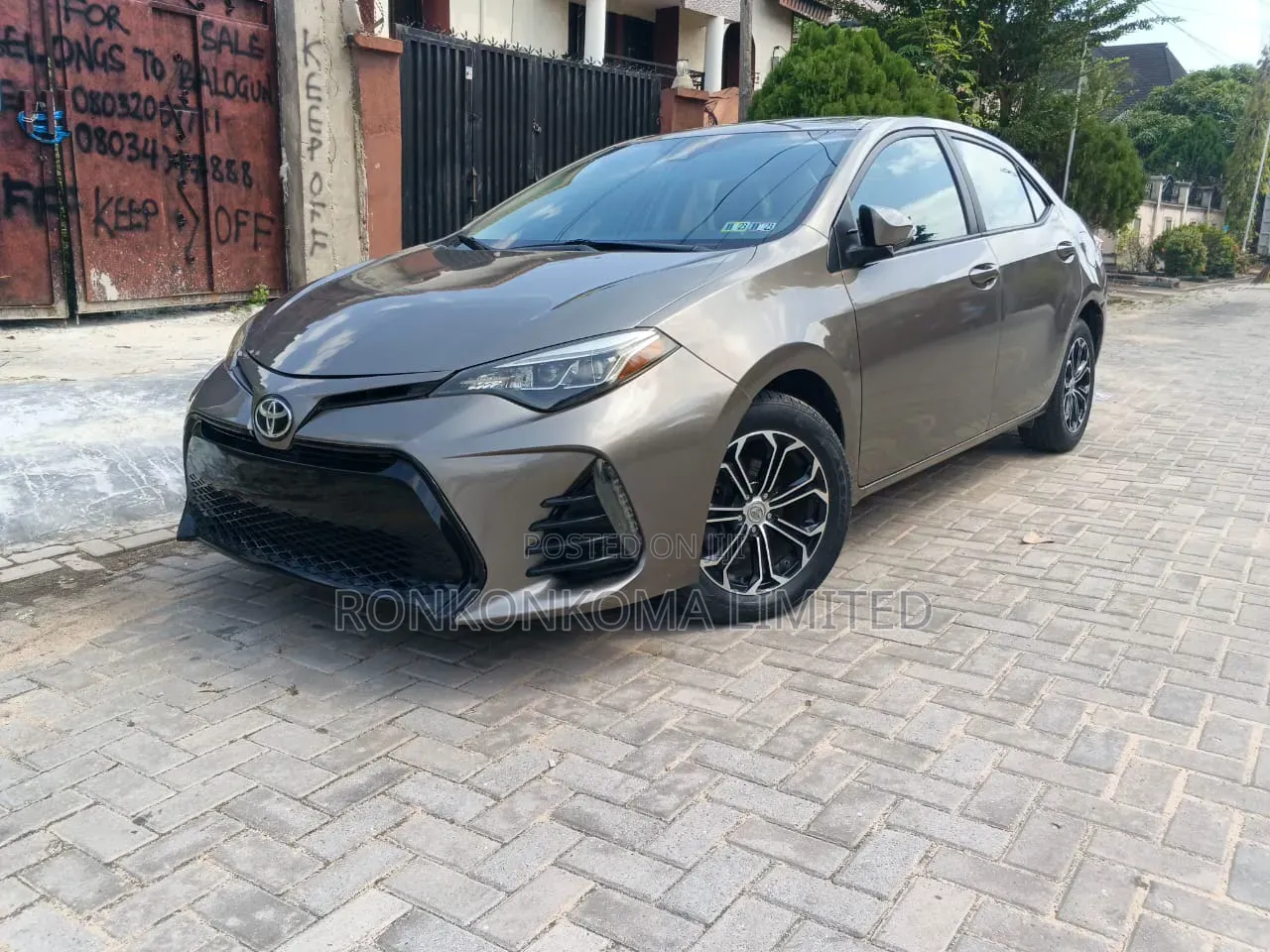 Toyota Corolla LE (1.8L 4cyl 2A) 2019 Gray
