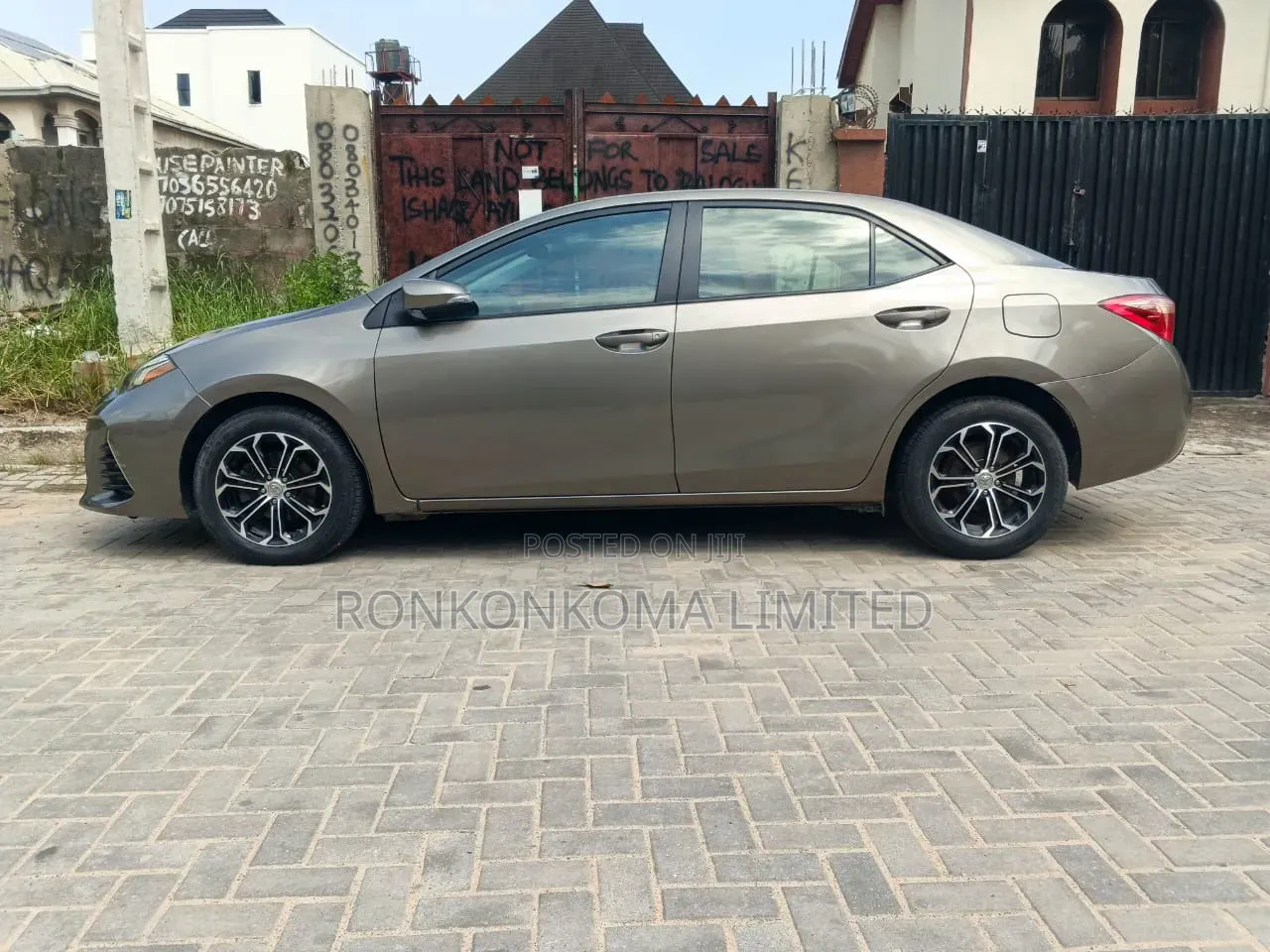 Toyota Corolla LE (1.8L 4cyl 2A) 2019 Gray